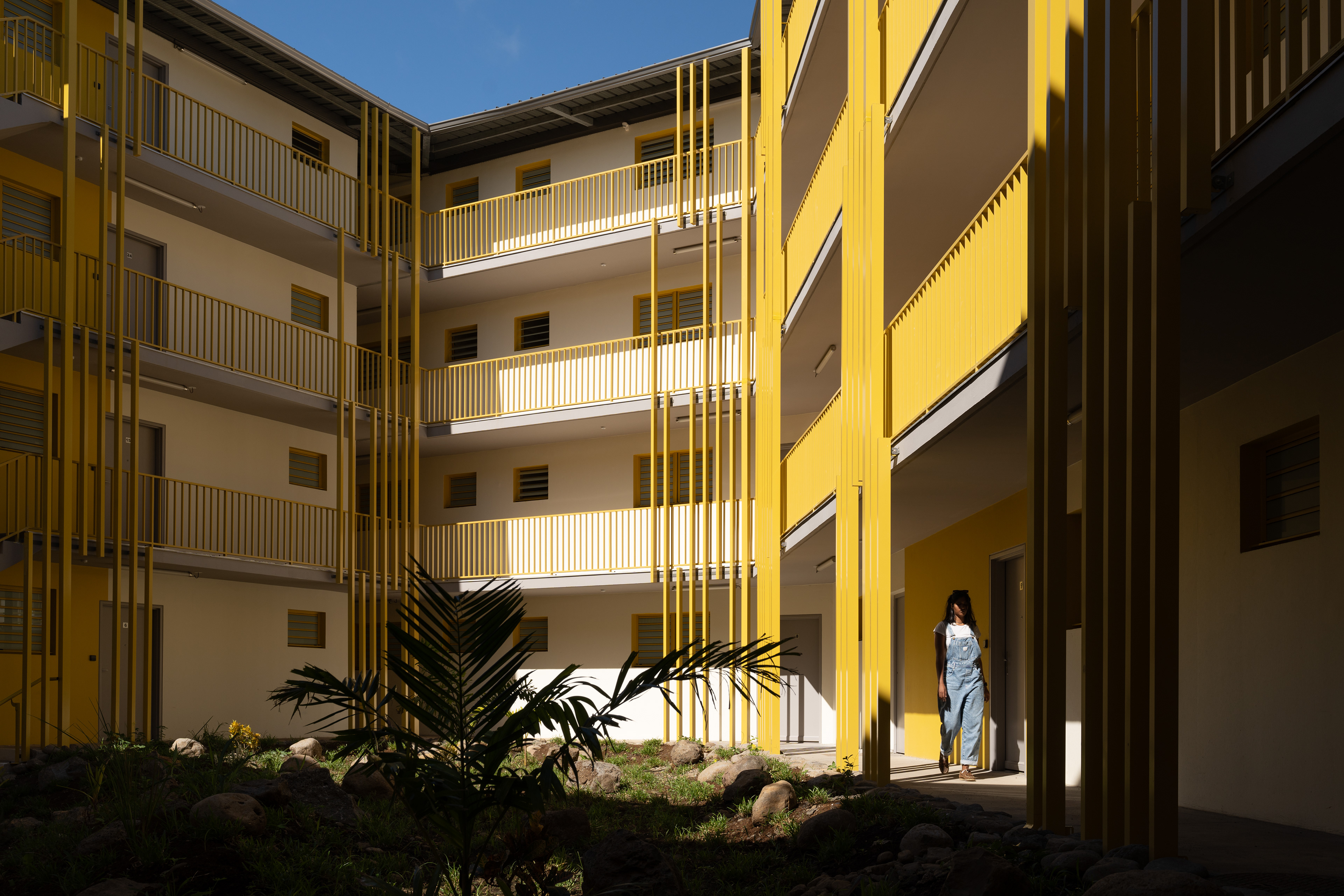 Photographie architecture réunion 974 saint-andré résidence alice laurent perrin lpa jaune