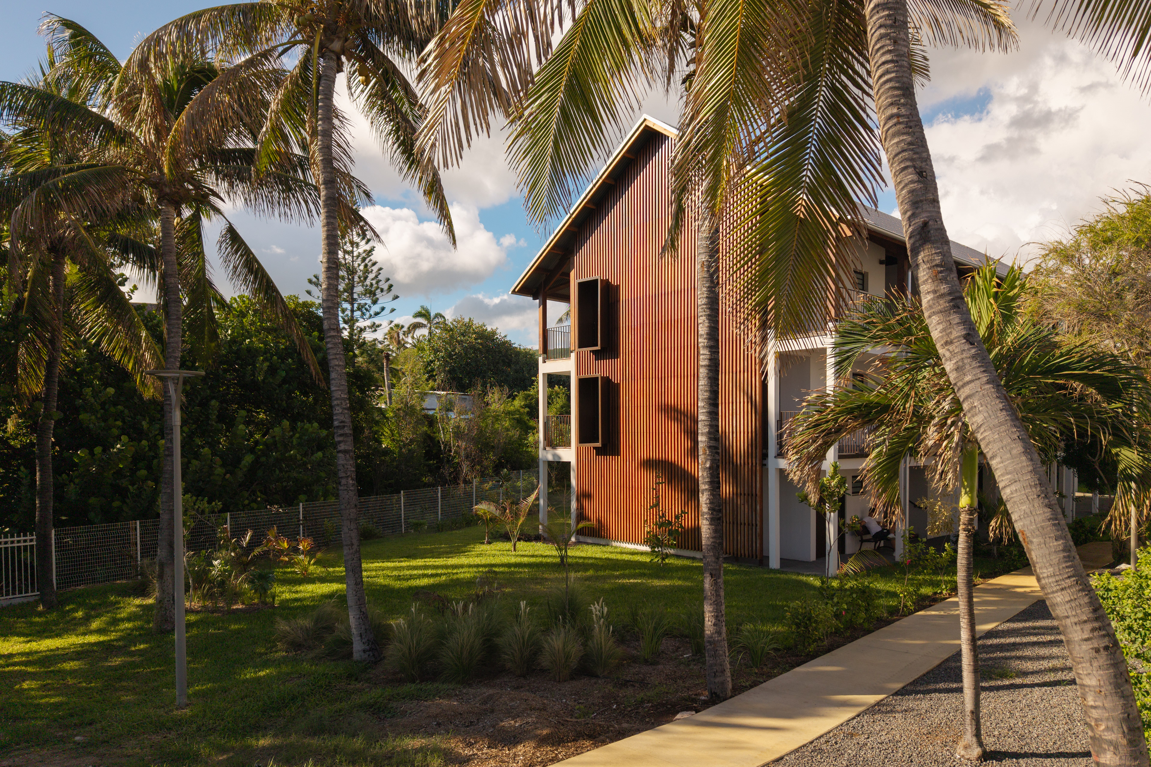 Photographie architecture réunion 974 COGOHR HOTEL TOURISME TROIS-BASSINS SOURIS-CHAUDE