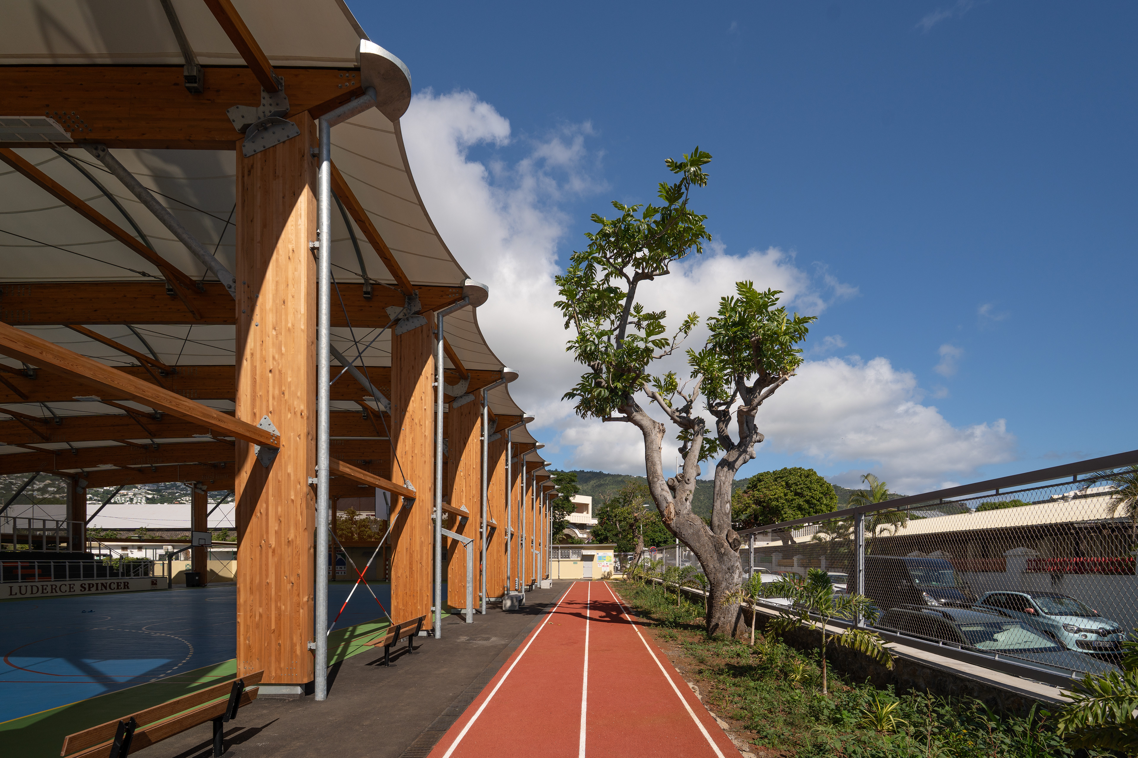 Photographie architecture réunion 974 équipement plateau sportif Joinville luderce spencer saint-denis Sparton 