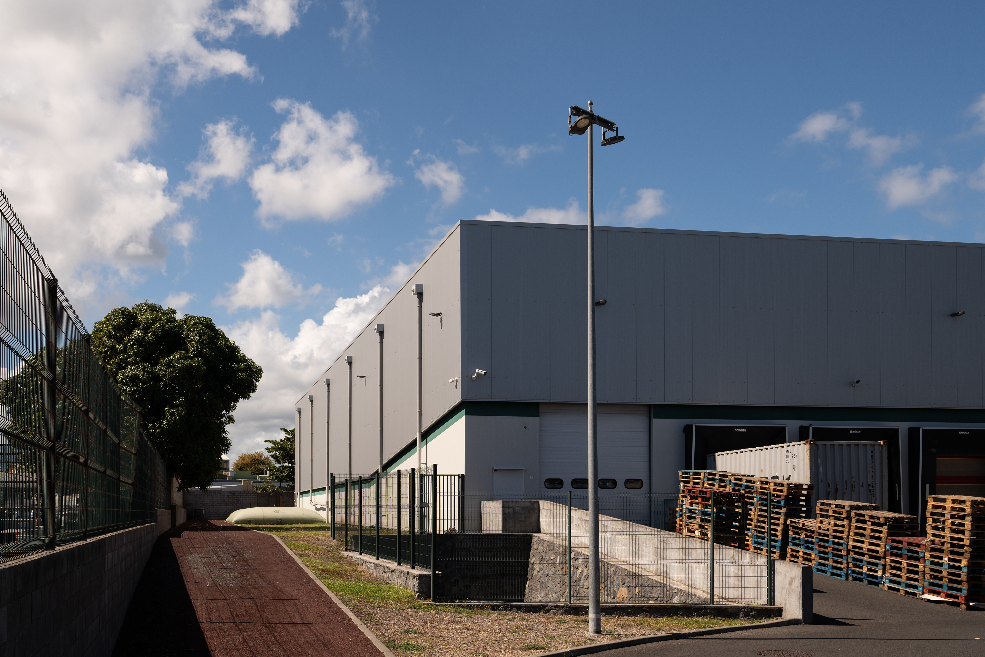Photographie architecture réunion 974 lotek leport soboriz industriel entrepôt 