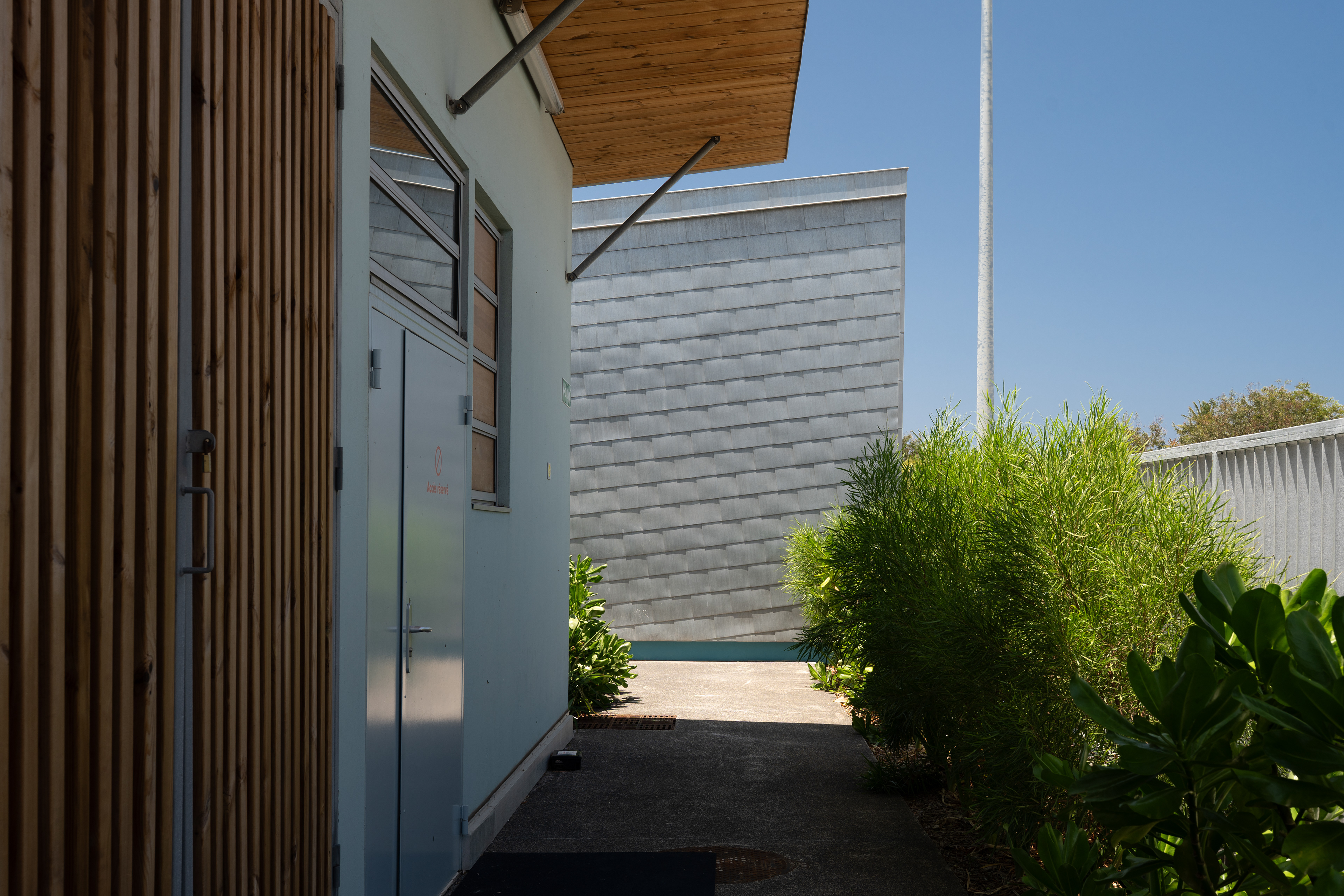Photographie architecture réunion 974 Co-architectes saint-pierre piscine Francis Nicole Aqualoisirs