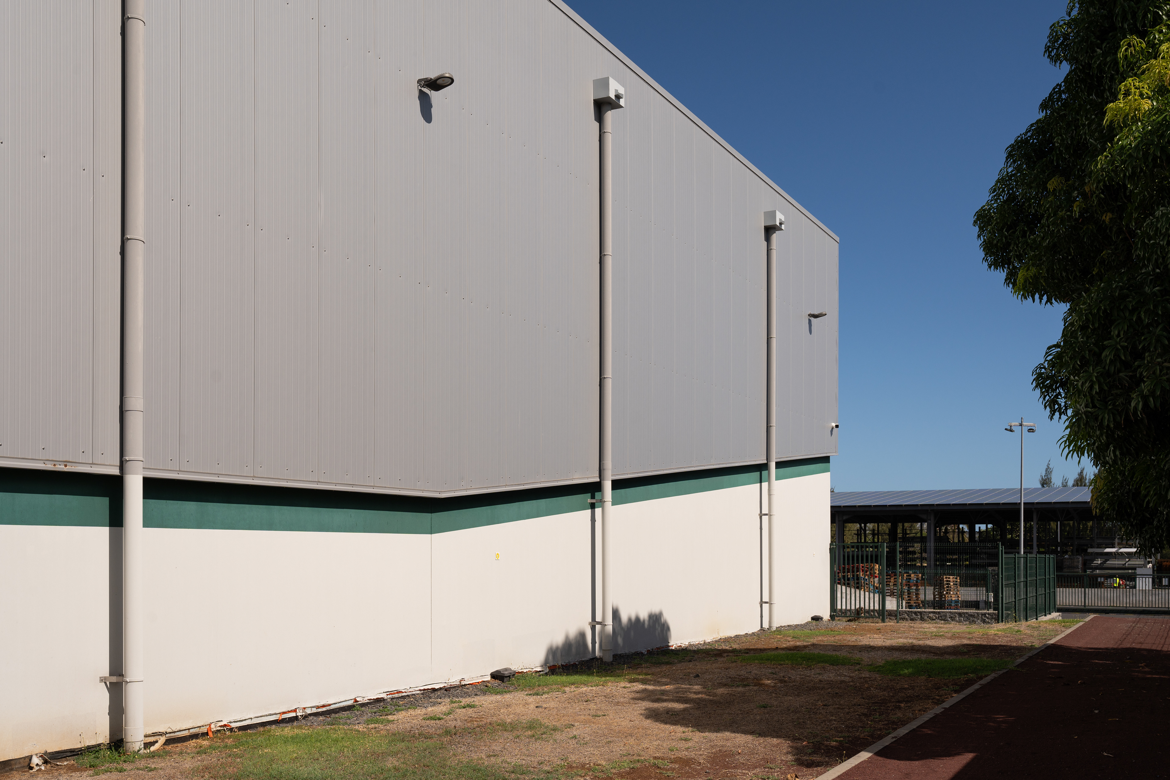 Photographie architecture réunion 974 lotek leport soboriz industriel entrepôt 