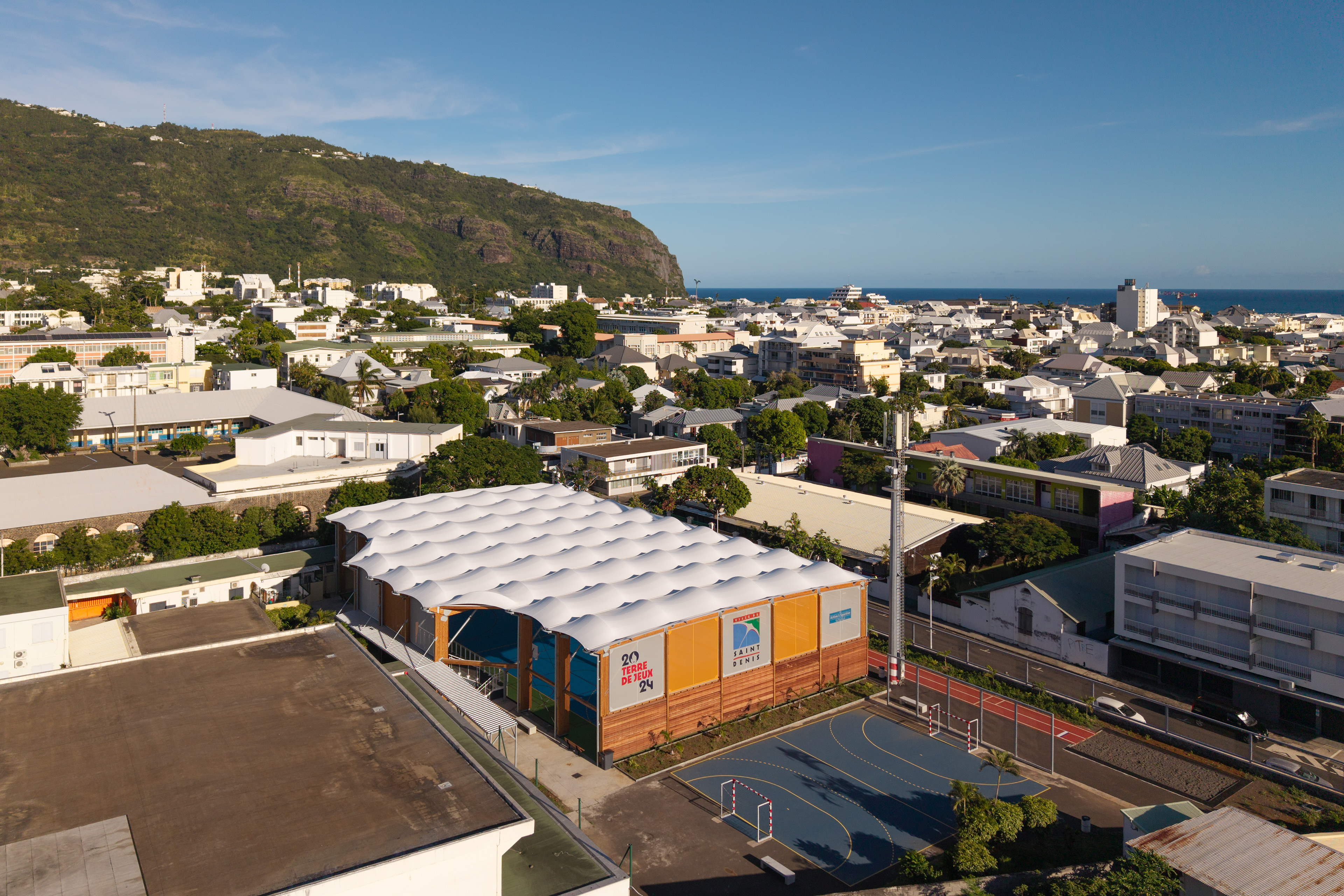 Photographie architecture réunion 974 équipement plateau sportif Joinville luderce spencer saint-denis Sparton 