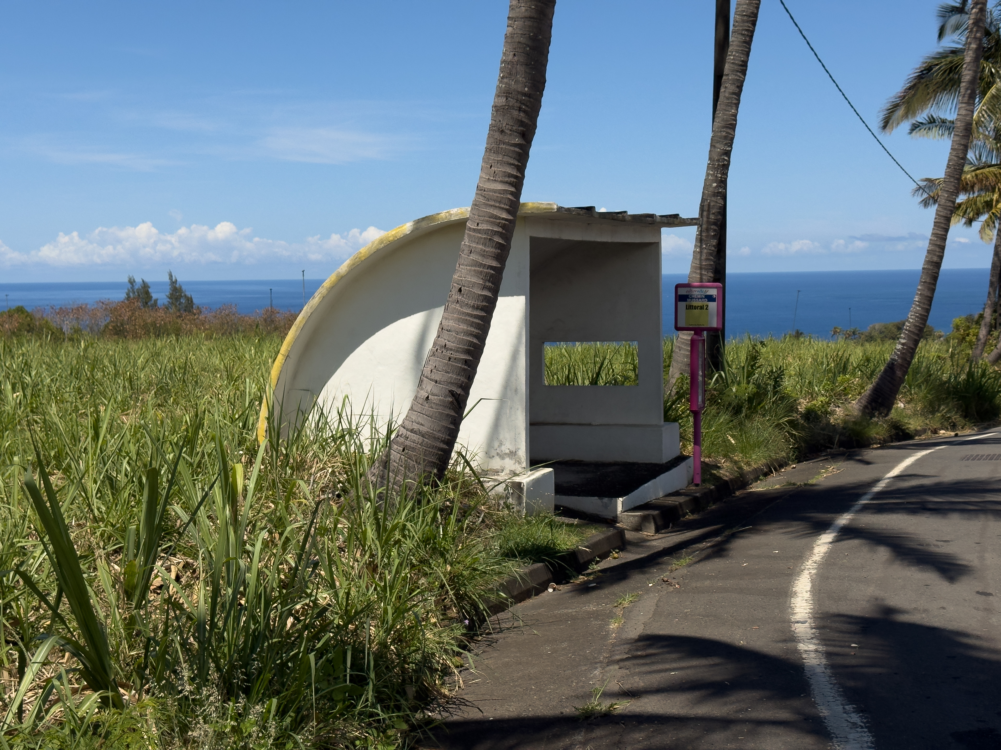  Photographie architecture tropicale réunion 974 Fianu petite-ile abri bus