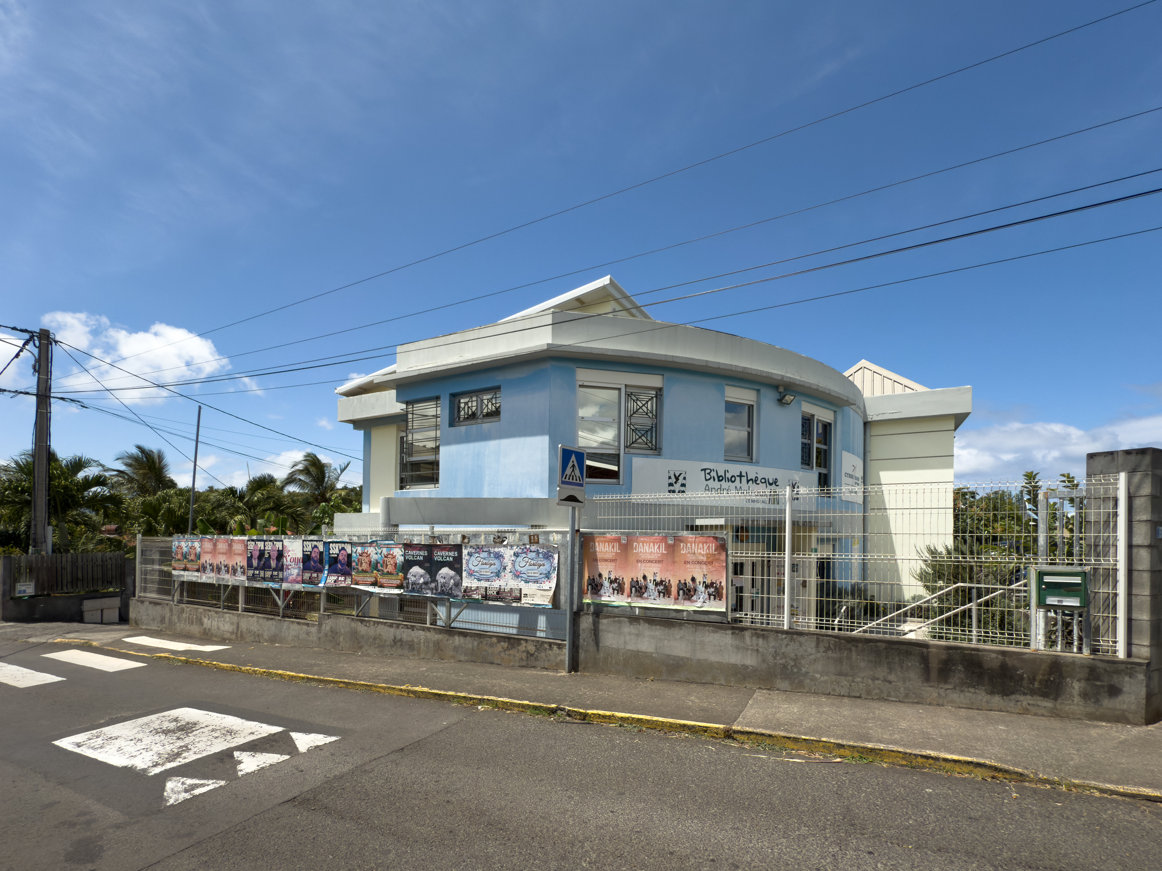 Photographie architecture tropicale réunion 974 Fianu bilitotheque étang-salé Malraux