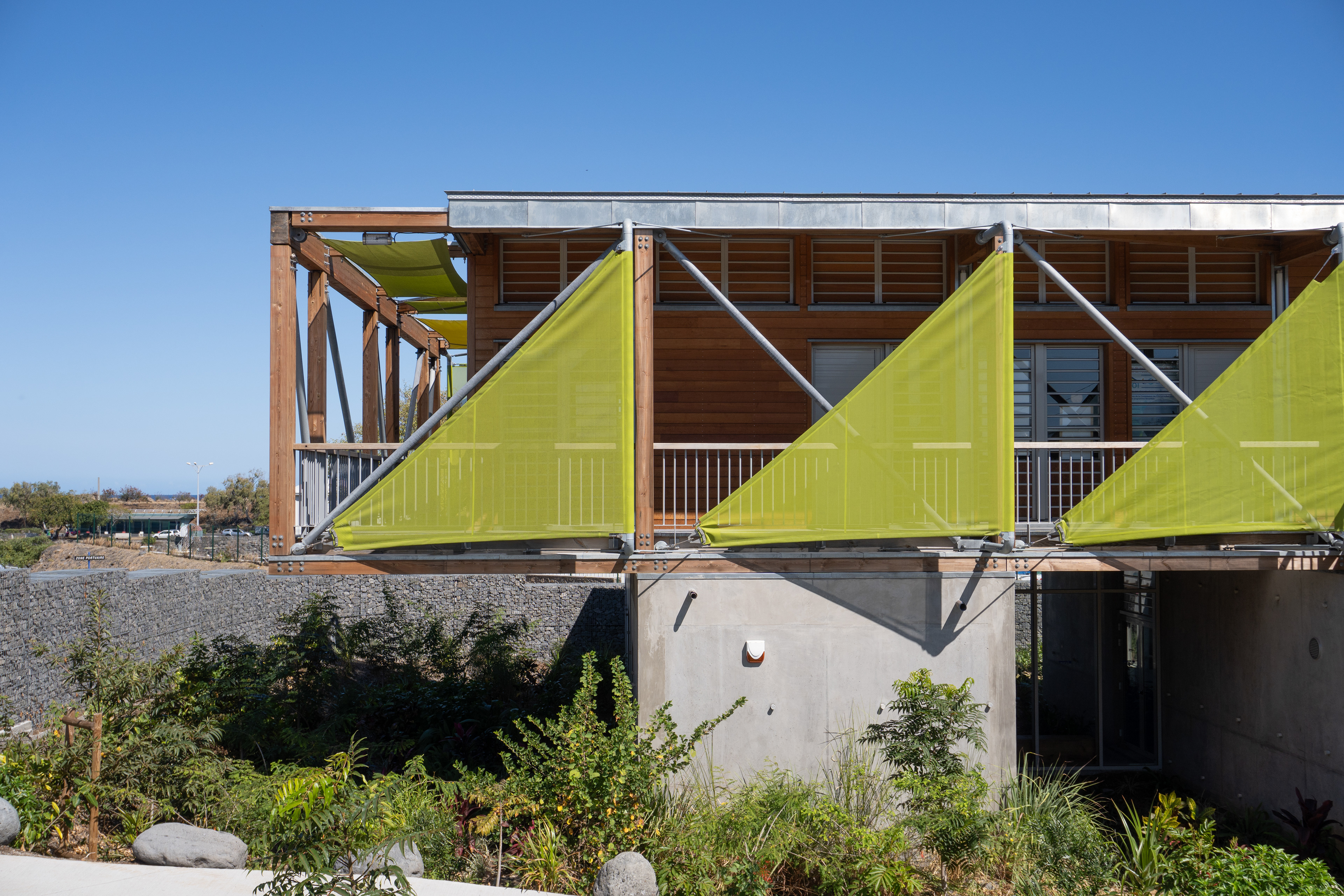 Photographie reportage architecture bioclimatique drone réunion dmsoi port