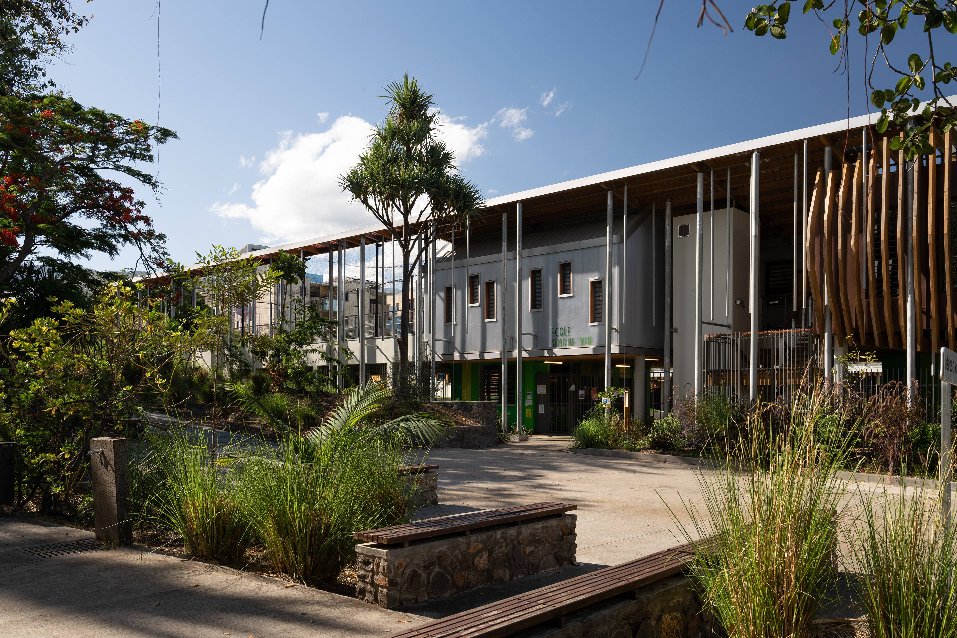 Photographie architecture tropicale réunion 974 altitude80 ecole simone veil possession coeurdeville