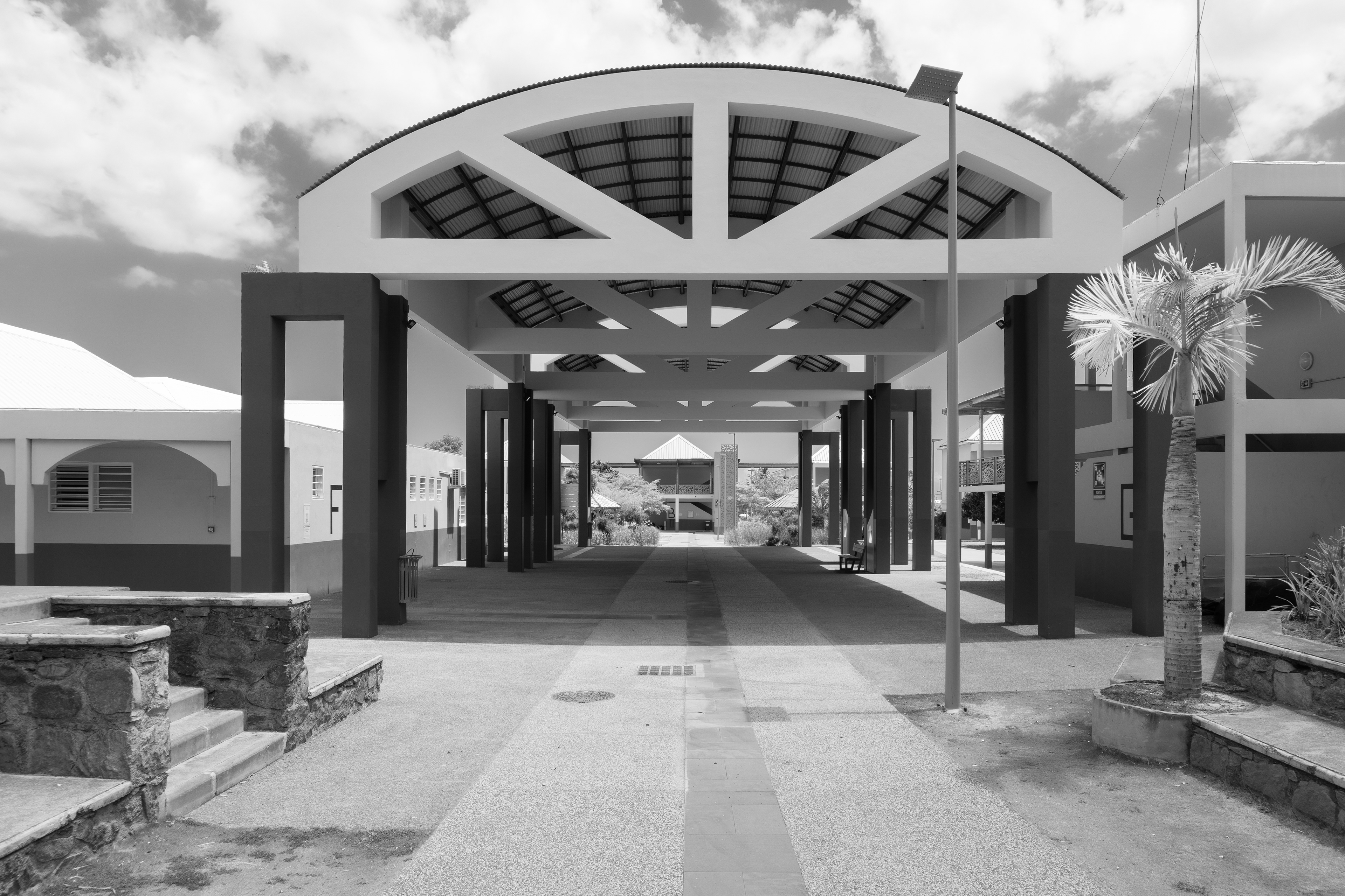 Photographie architecture tropicale réunion 974 Fianu report lycee jean hinglo