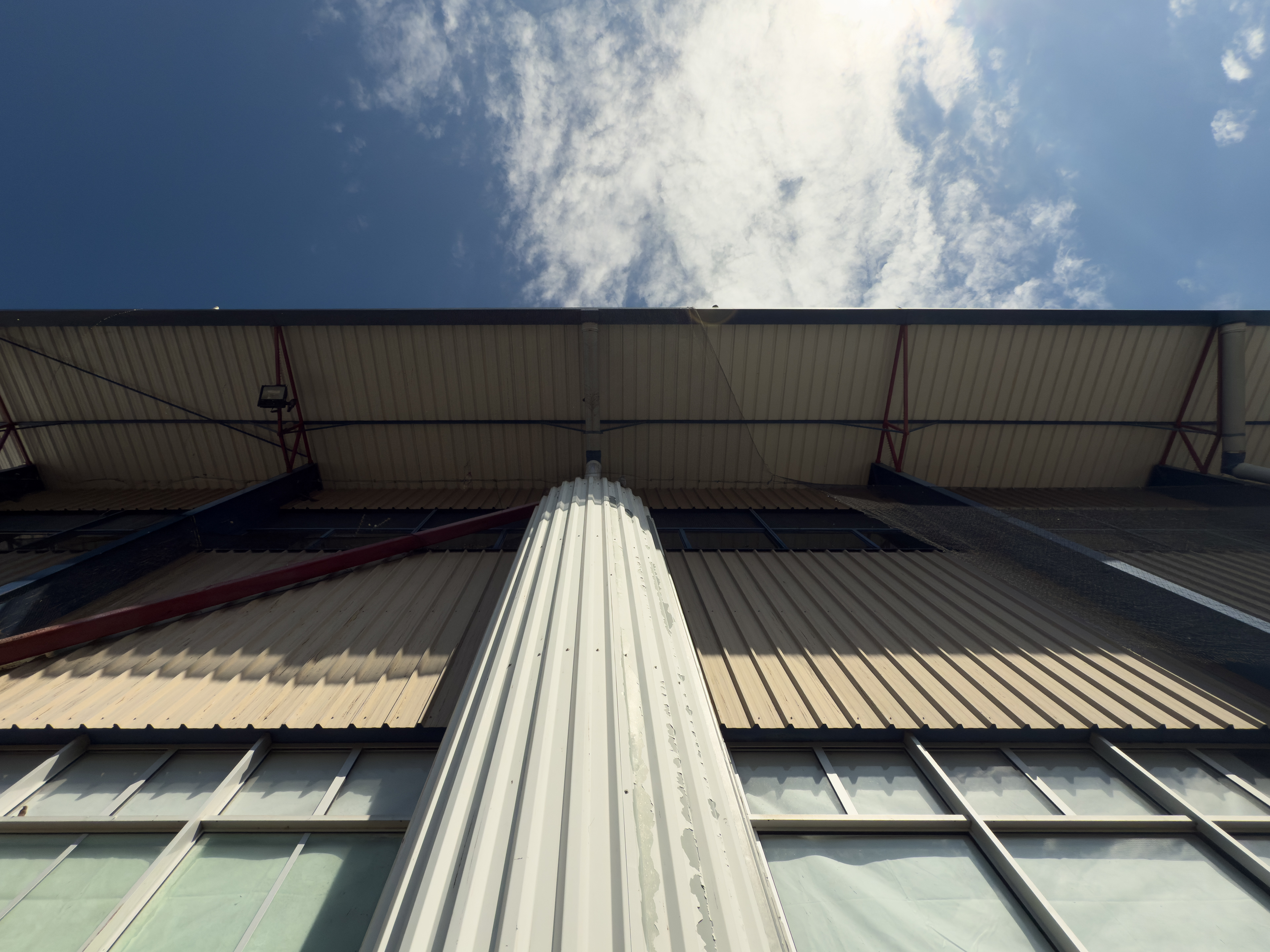 Photographie architecture tropicale réunion 974 Fianu tampon gymnase 23km