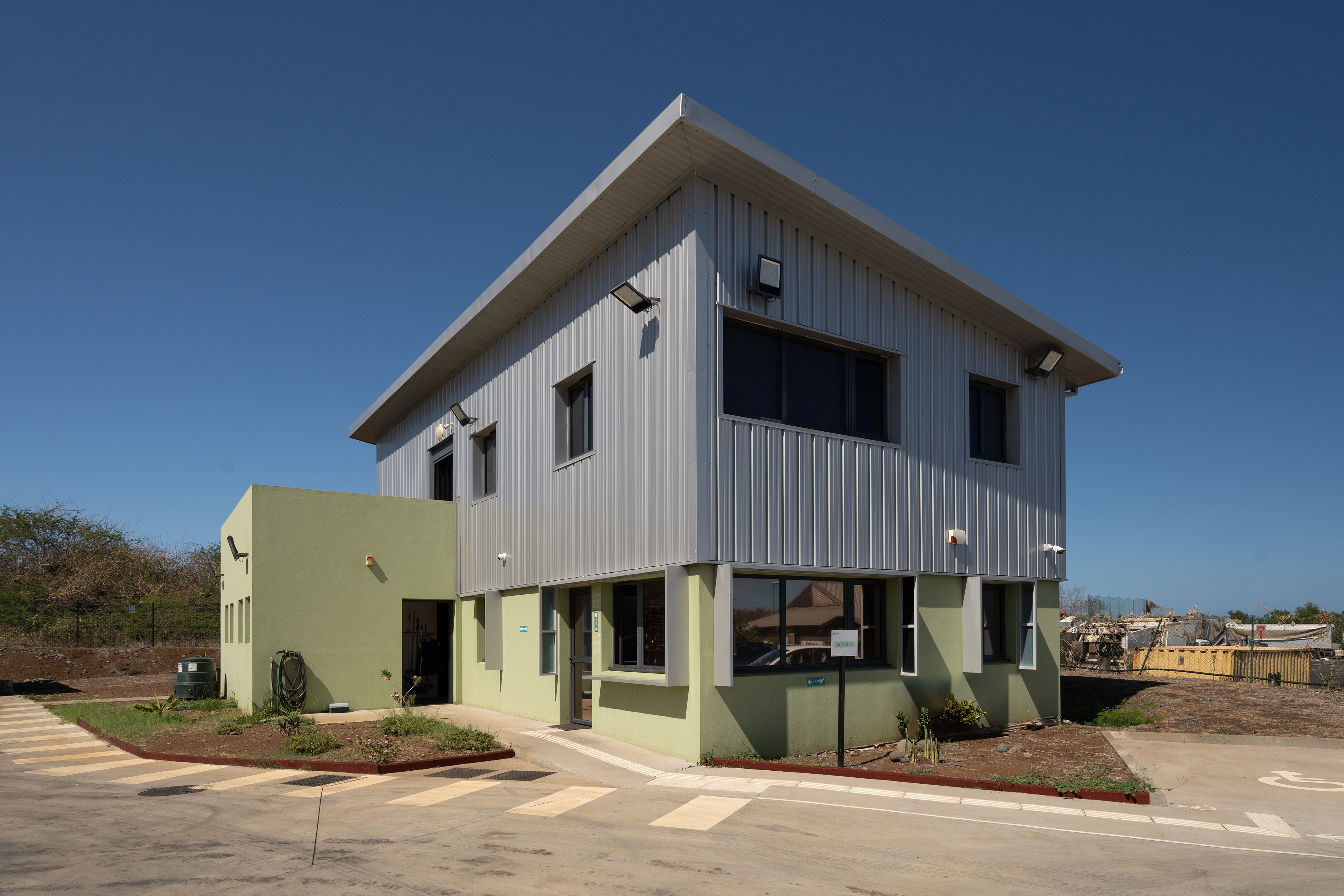 Photographie architecture réunion 974 lotek leport valdirun industriel entrepôt 