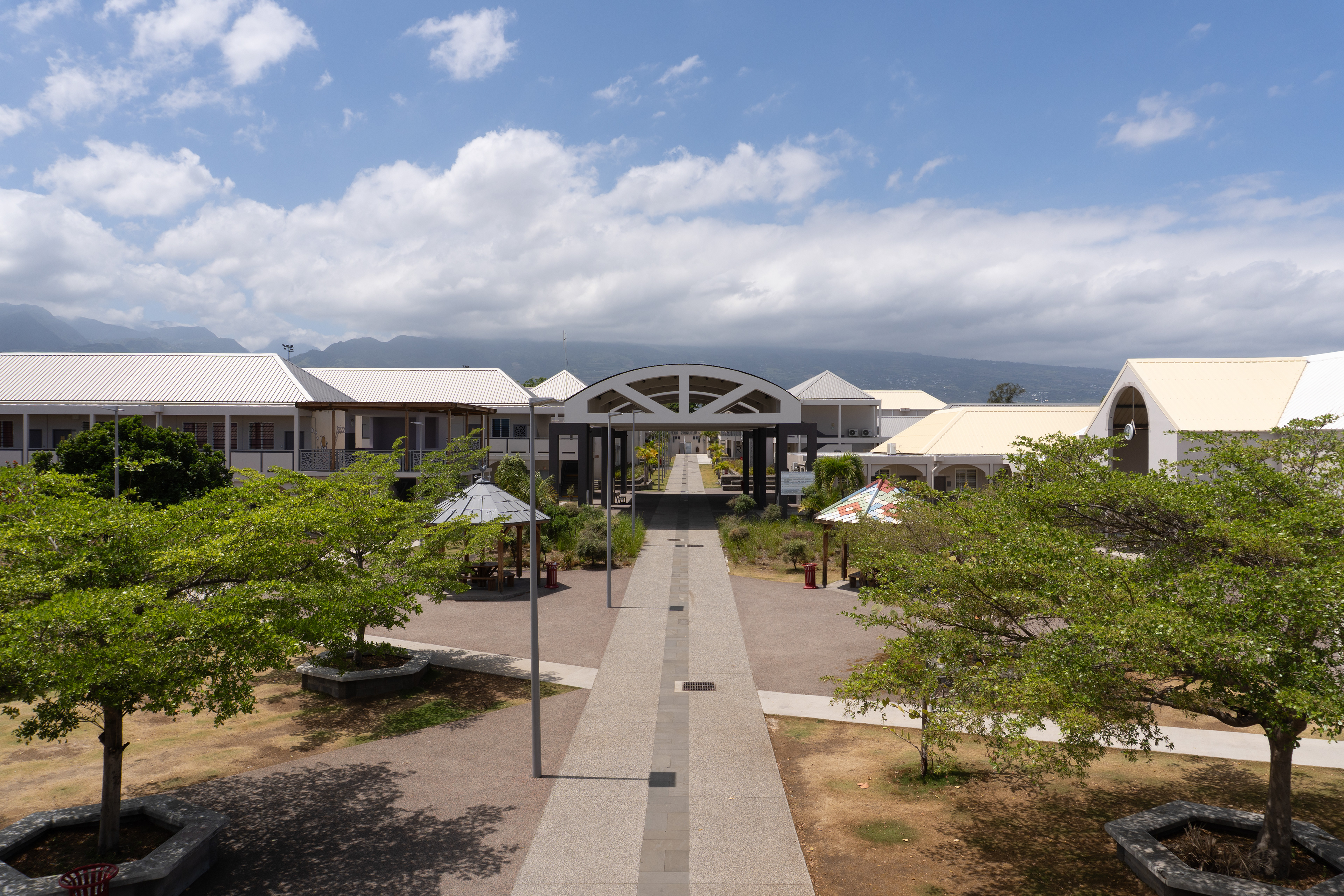 Photographie architecture tropicale réunion 974 Fianu report lycee jean hinglo