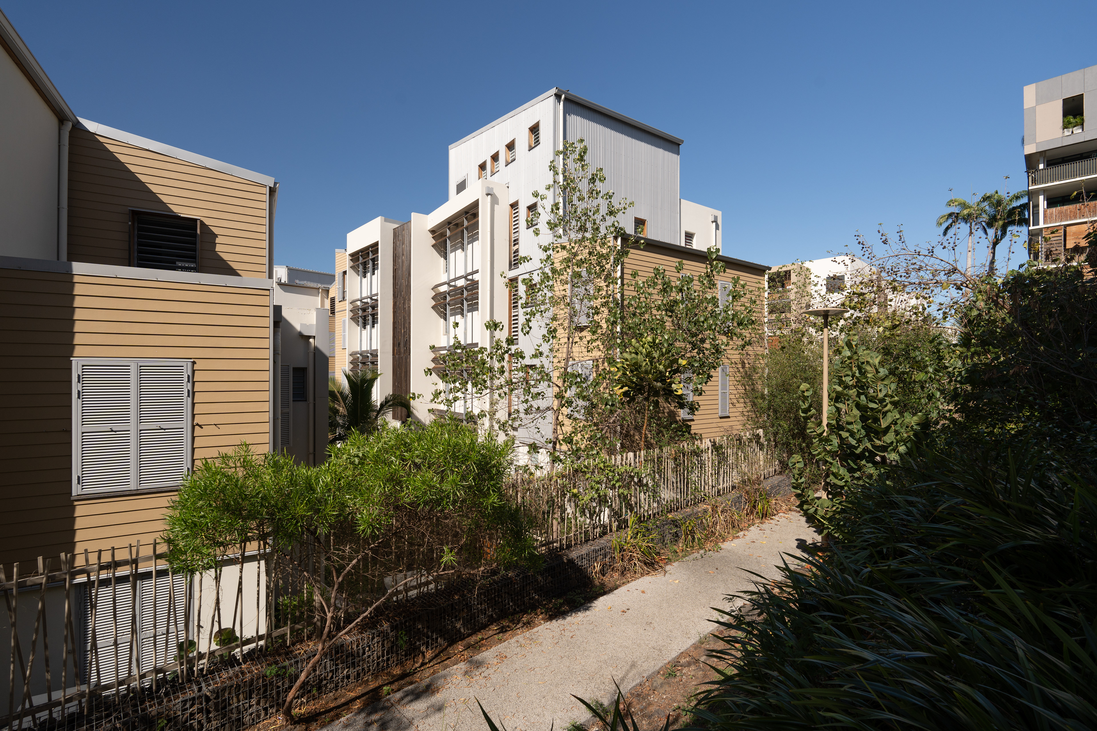 Photographie architecture réunion 974 lotek logement résidence filaos coeurdeville possession