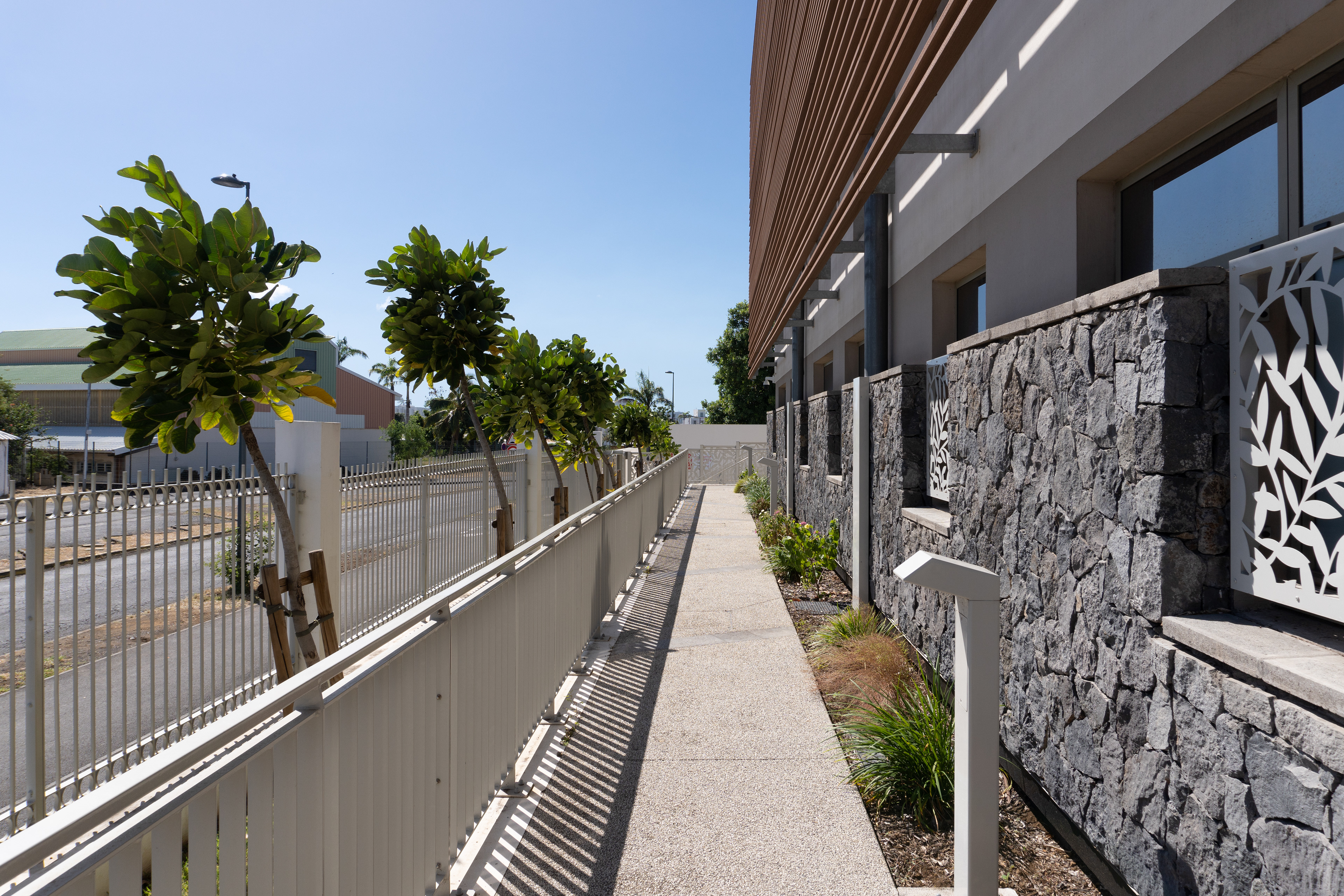 Photographie architecture tropicale réunion clinique orchidée port urban