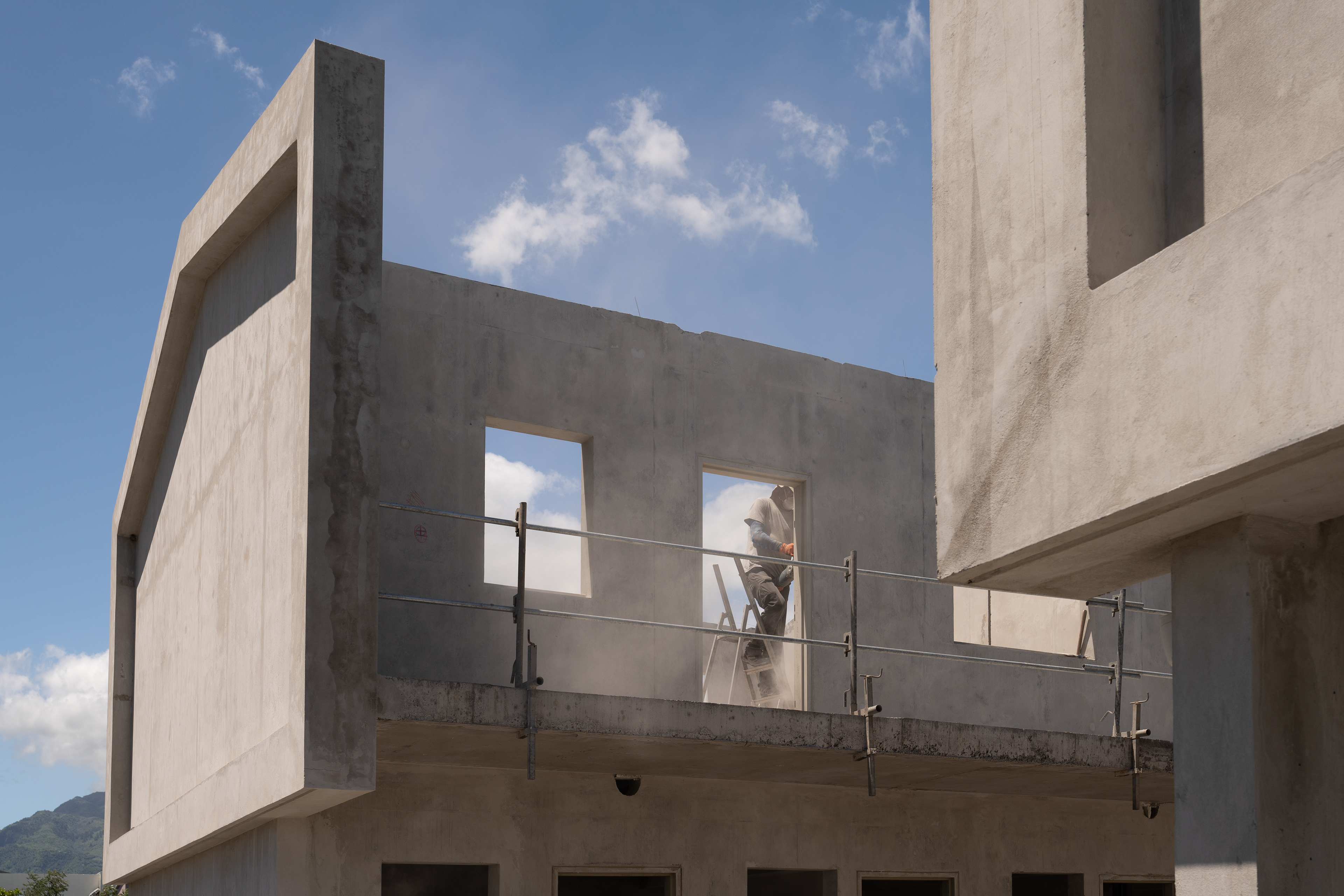 Photographie architecture tropicale réunion 974 altitude80 village austral chantier