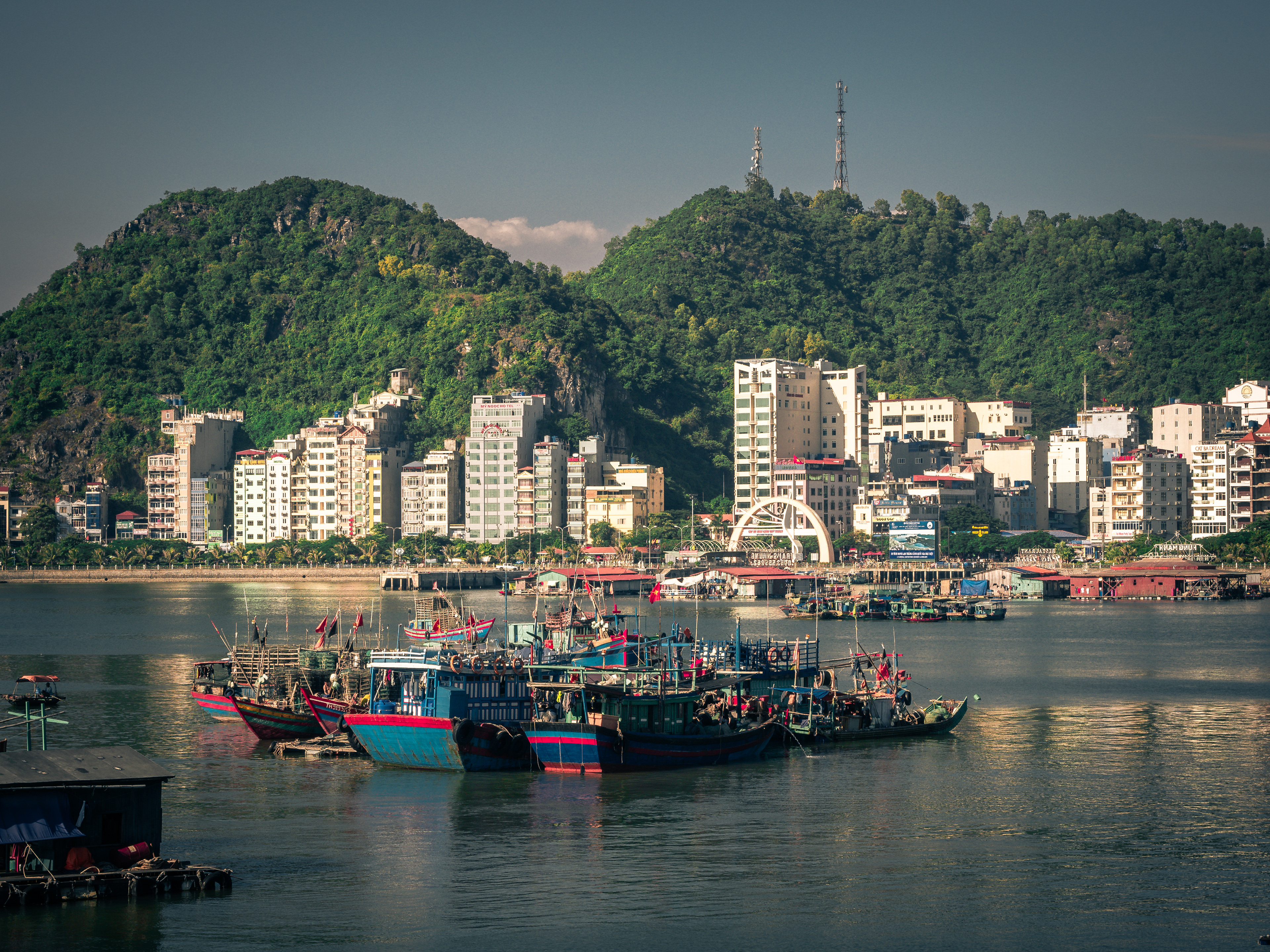 CAT BA ISLAND