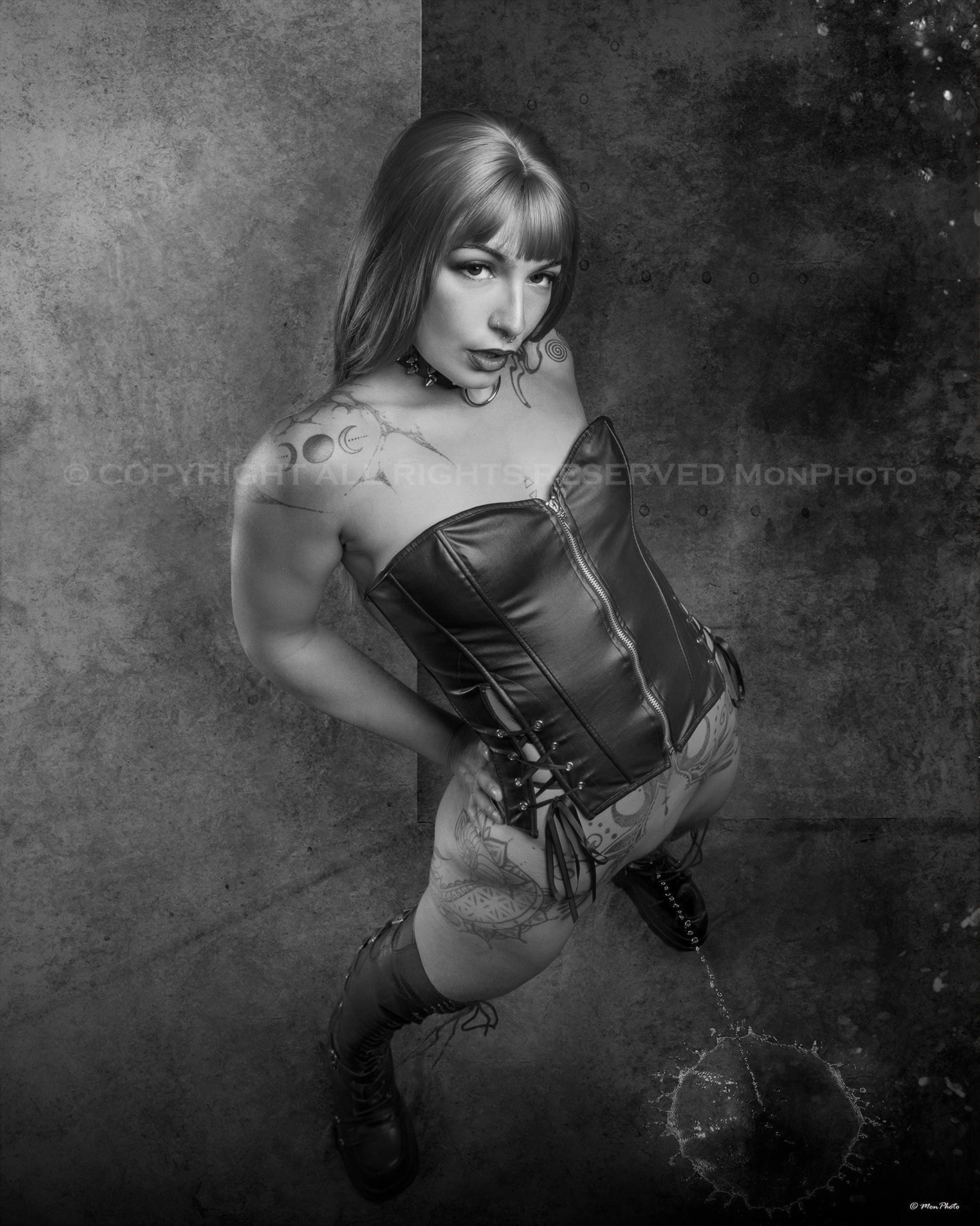 FETISH: GOLDEN SHOWER. MODEL BLOOWITCH
