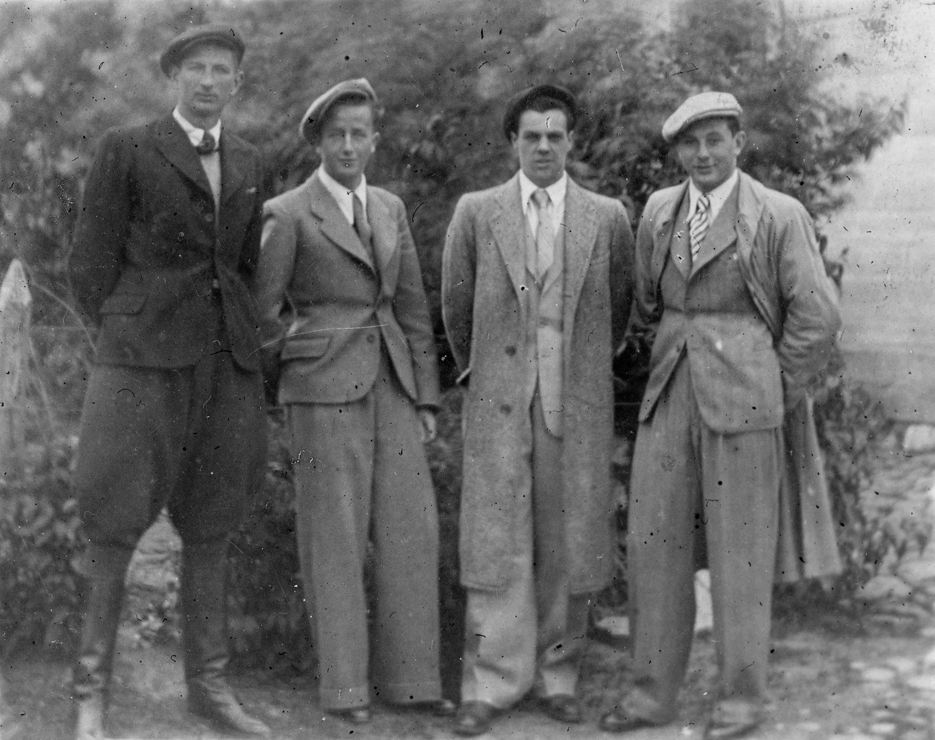 Lata 40. XX wieku (II poł.) | Zabłudowianie - od lewej: Edward Pilecki, Konstanty Kuczyński, Zbigniew Szaniawski, Henryk Dudziński | z arch. Agaty Łysak