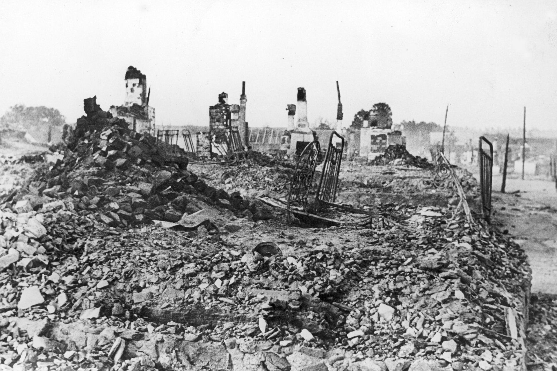 1941 - 1943 | Ruiny i zgliszcza Zabłudowa | z arch. NAC