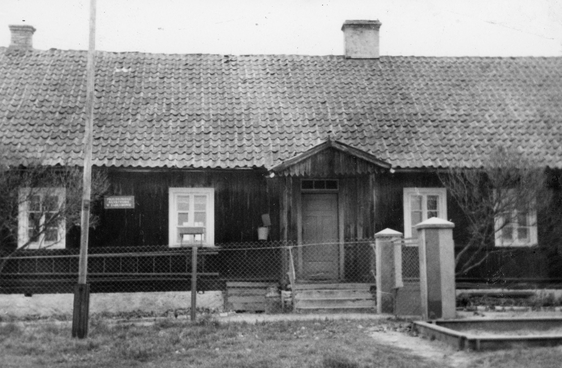 1966 | Budynek Przedszkola Państwowego w Zabłudowie przy ul. Adama Mickiewicza po gruntownym remoncie | z arch. Zespołu Szkolno-Przedszkolnego w Zabłudowie