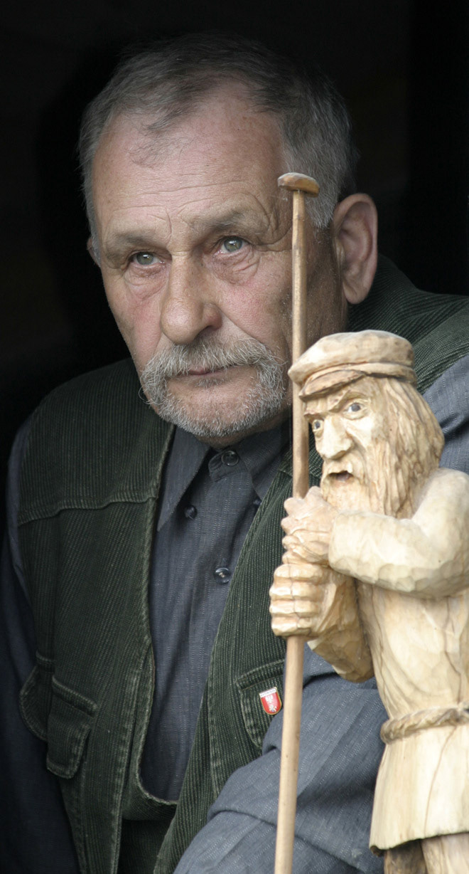 2005 | Włodzimierz Naumiuk - rzeźbiarz, artysta ludowy, komendant OSP w Kaniukach, Honorowy Obywatel Miasta Zabłudowa | fot. Zbigniew Minko - z arch. MOAK