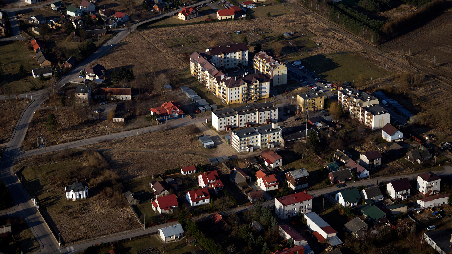 2018.04.08 | Zabłudów - widok na osiedle przy ul. Kalwińskiej w Zabłudowie | fot. Jerzy Grabowski