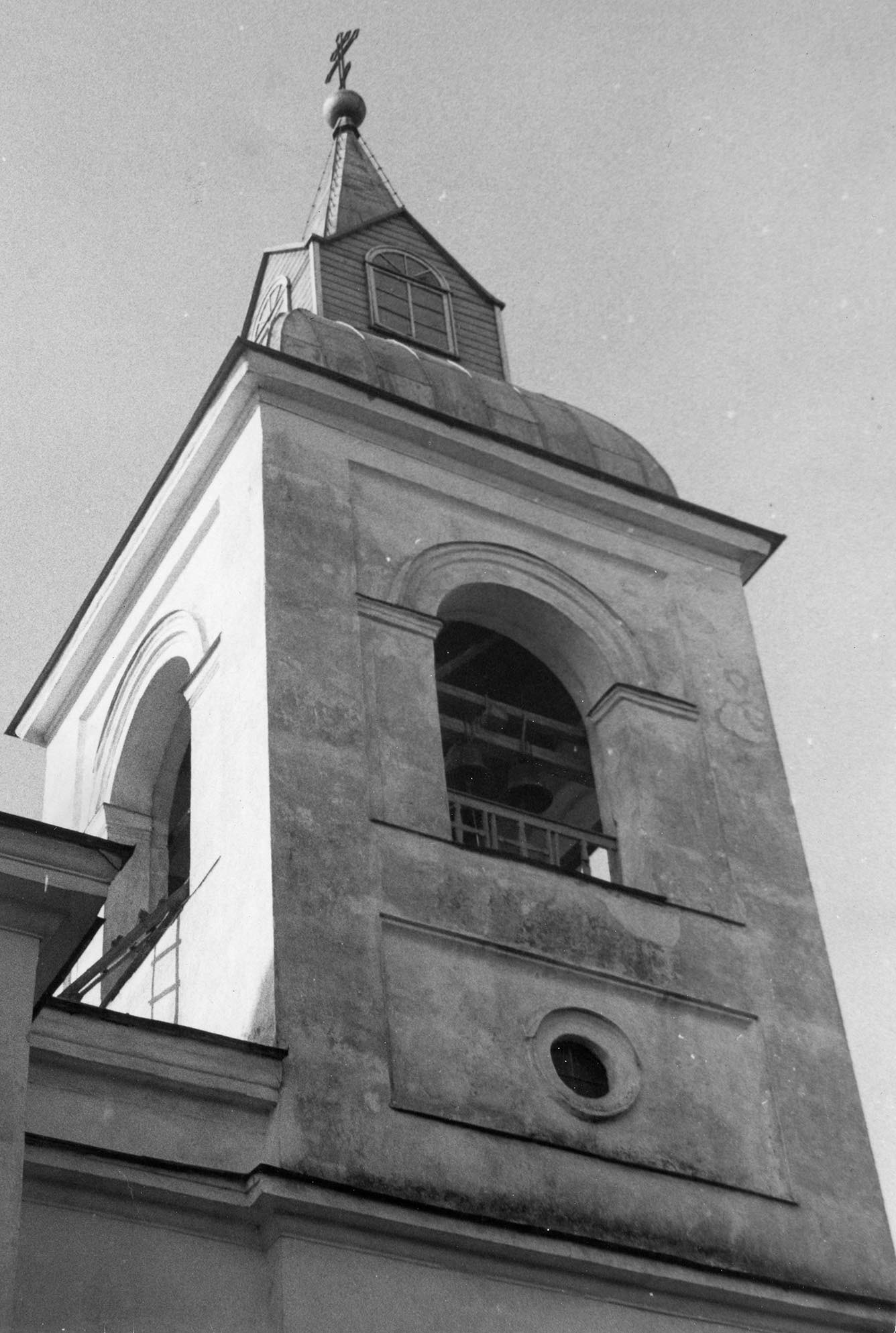 Lata 70. XX wieku | Dzwonnica cerkwi pw. Zaśnięcia Najświętszej Marii Panny w Zabłudowie | z arch. Grażyny Zakrzewskiej-Dąb