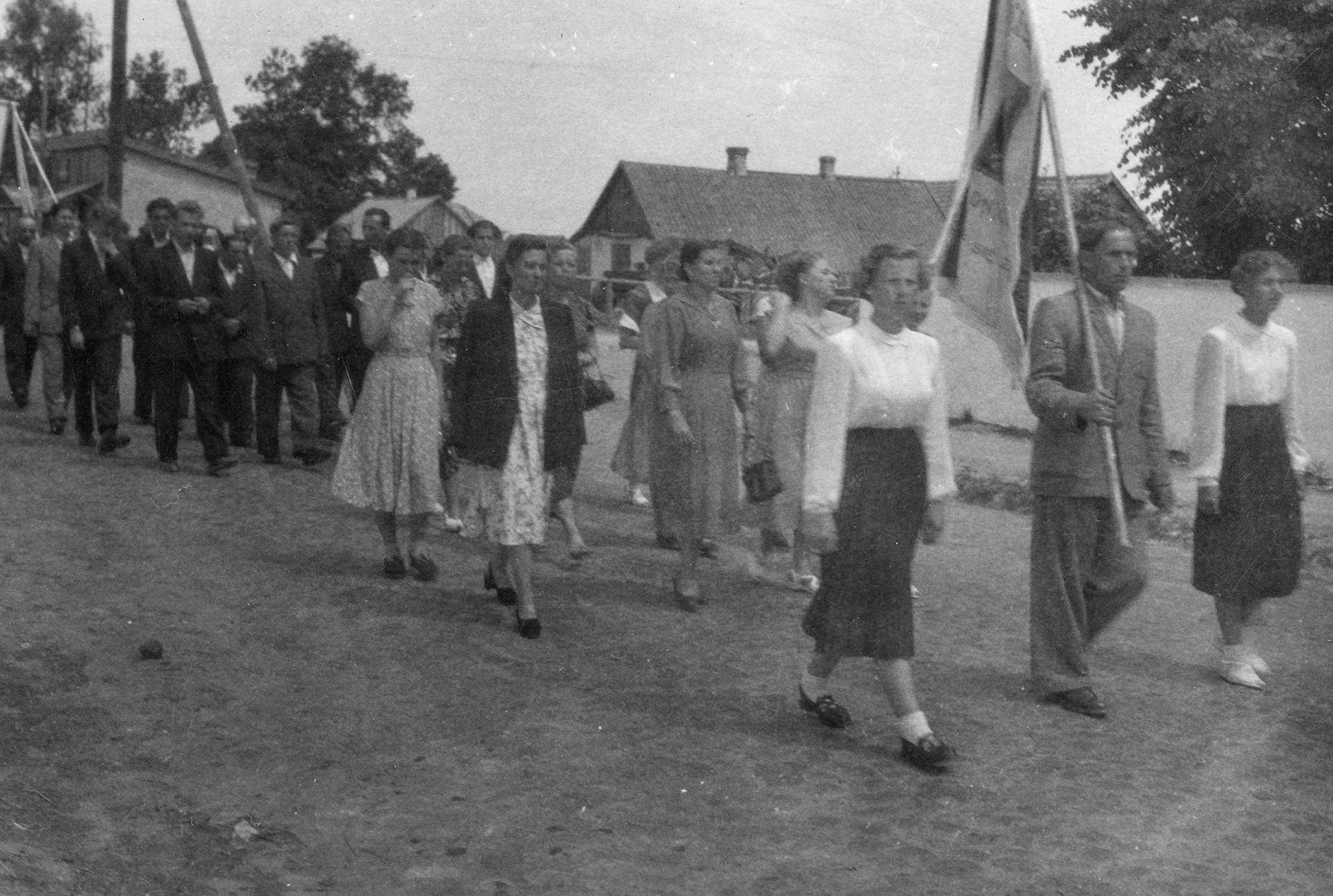 Procesja - Zabłudów, ul. Bielska, skrzyżowanie z ul. Adama Mickiewicza | z arch. Elżbiety Łęczyckiej