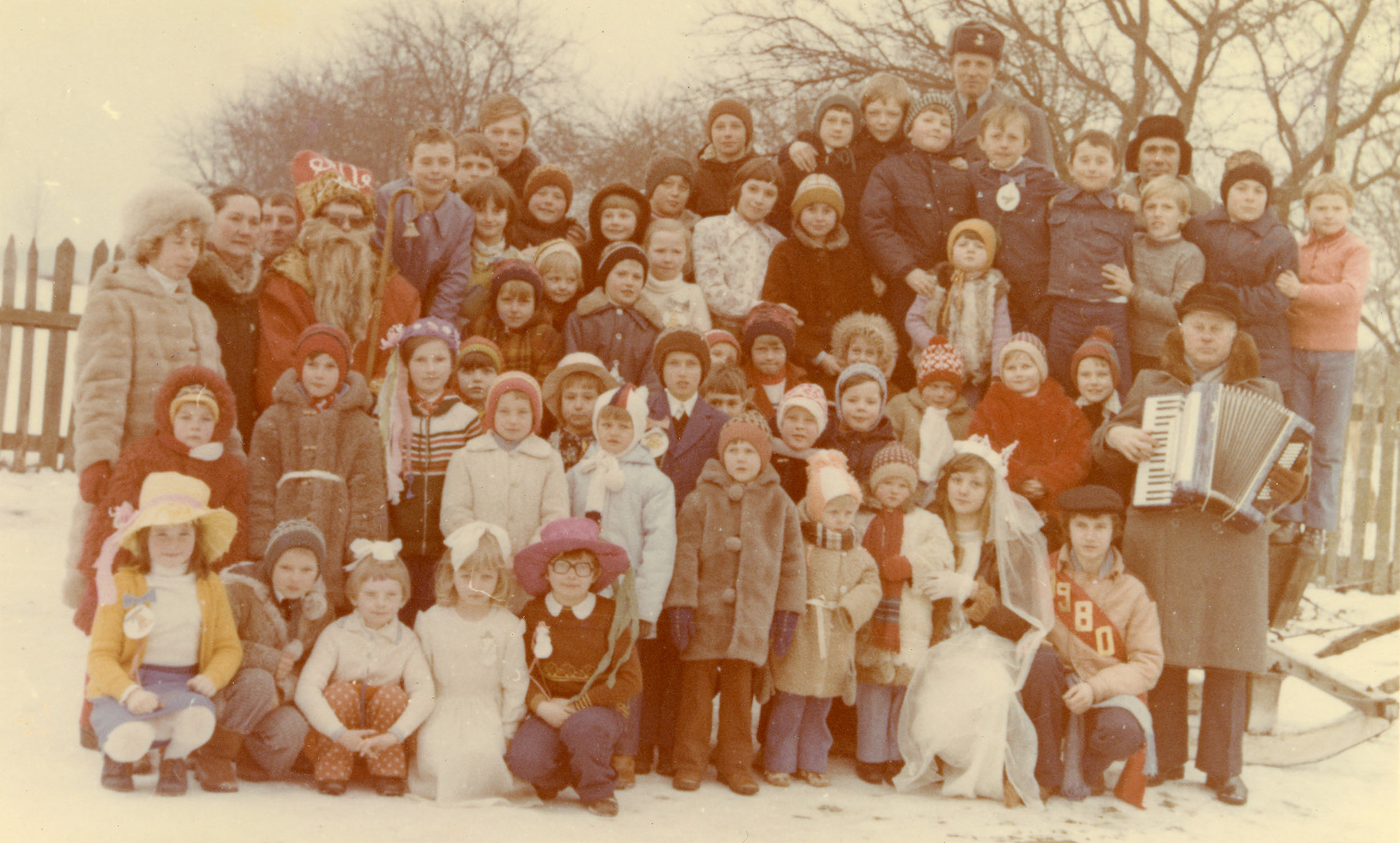 1980.02.09 | Choinka Noworoczna w Szkole Podstawowej w Folwarkach Wielkich | z arch. Ewy Barbary Sacharewicz