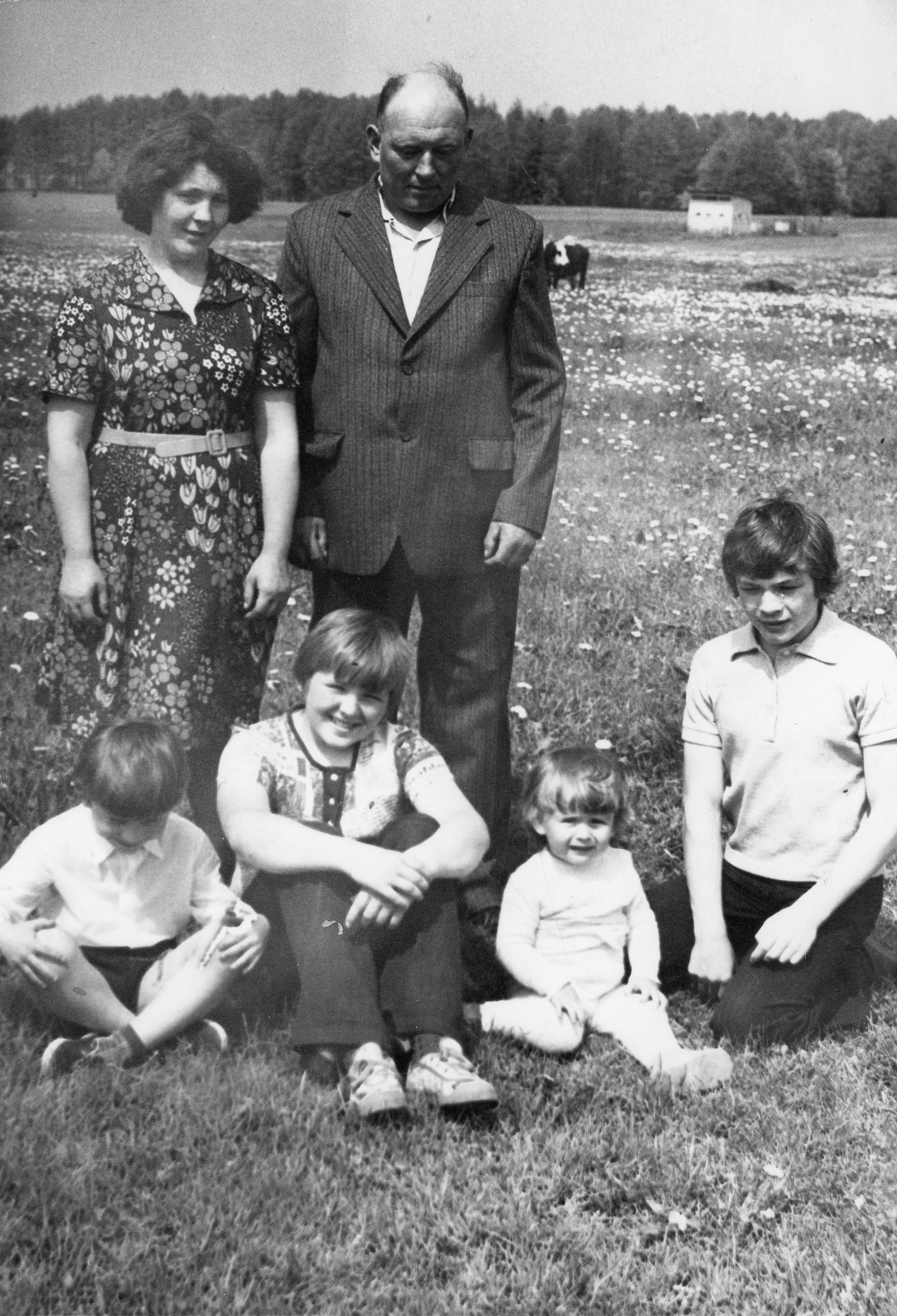 1979 | Rodzina Samsonowiczów - Irena (z d. Kuczyńska) i Antoni z dziećmi - od lewej Grzegorz, Franciszek, Piotr i Andrzej | z arch. Ireny Samsonowicz
