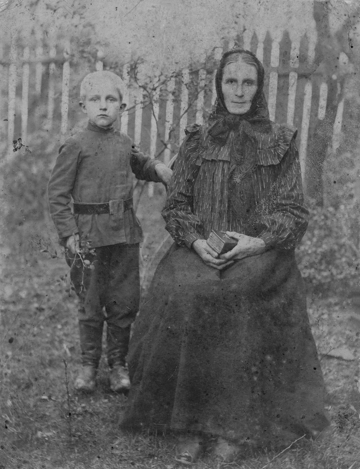 1909 | Józefa Minko z d. Obukowicz z synem Jakubem | z arch. Agnieszki Dudzińskiej