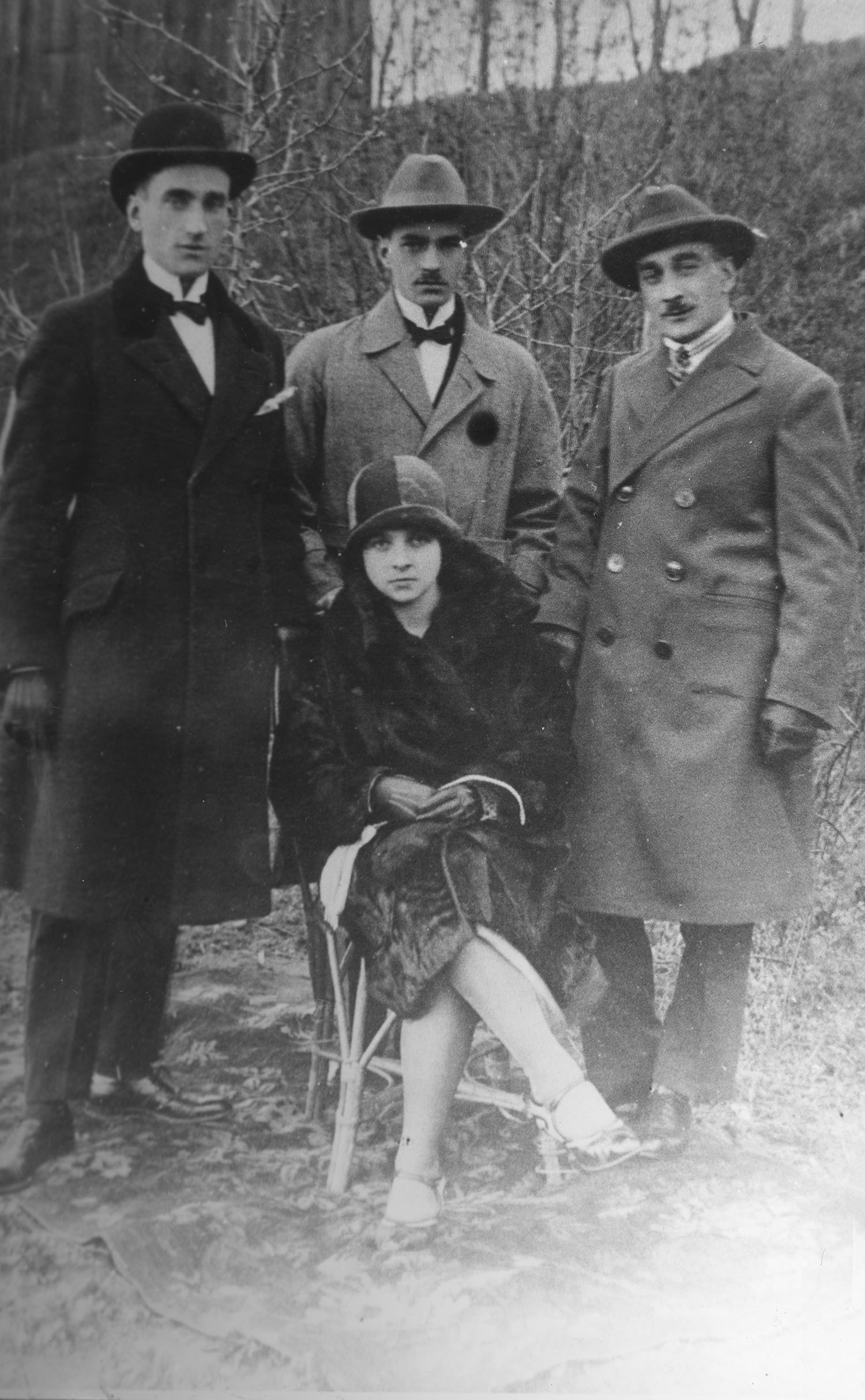 1930 | Zabłudowianka - nauczycielka Weronika Godlewska z małżonkiem oraz braćmi | z arch. Zofii Polikarp