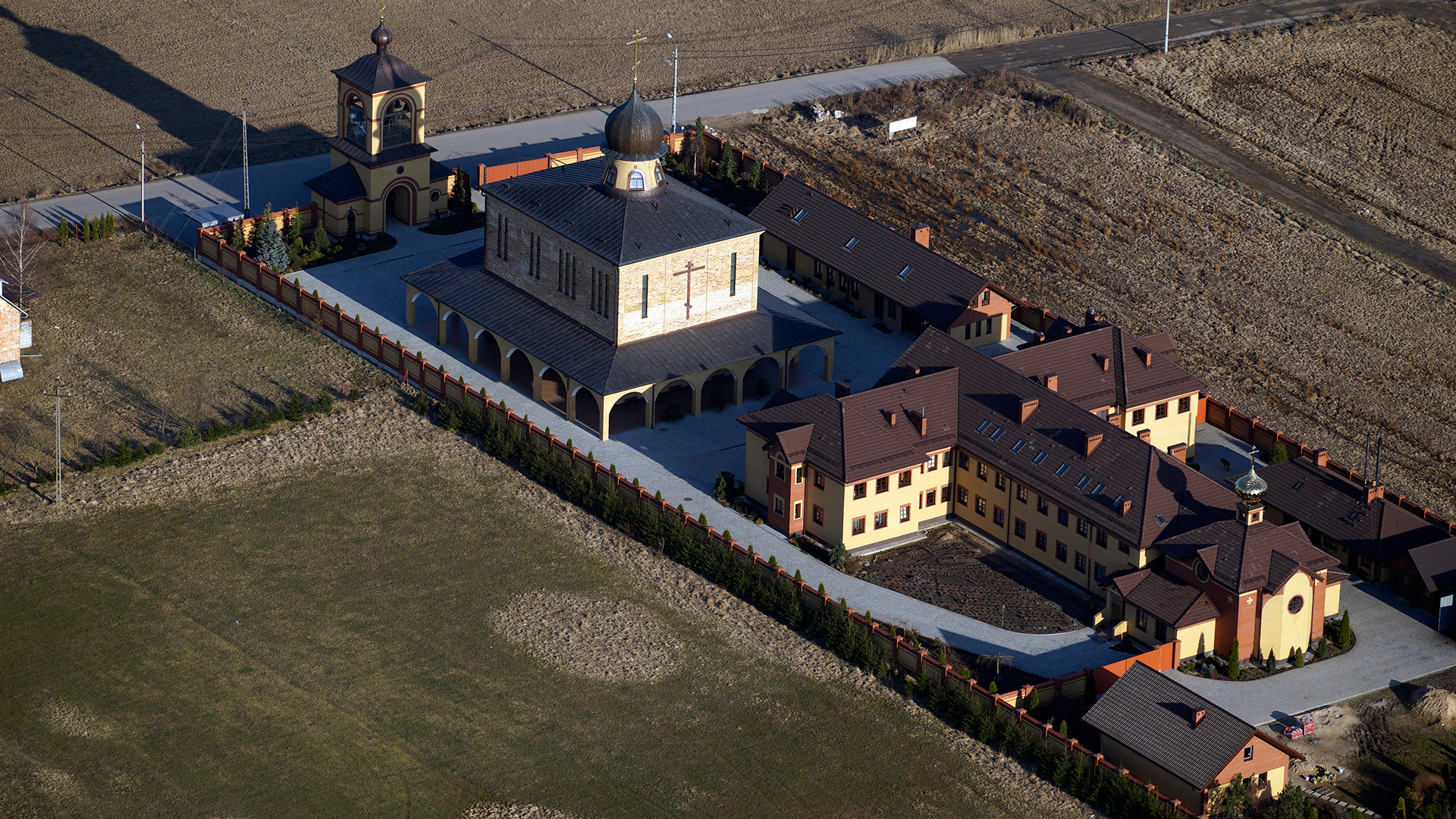 2018.04.08 | Zwierki - widok na Monaster Narodzenia Przenajświętszej Bogurodzicy w Zwierkach | fot. Jerzy Grabowski