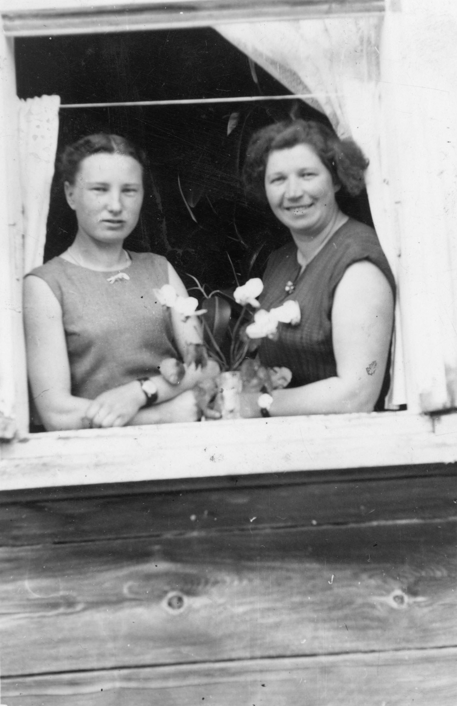 Lata 60. XX wieku | Cecylia Sacharewicz i Klaudia Kuklińska - Folwarki Wielkie | z arch. Cecylii Sacharewicz