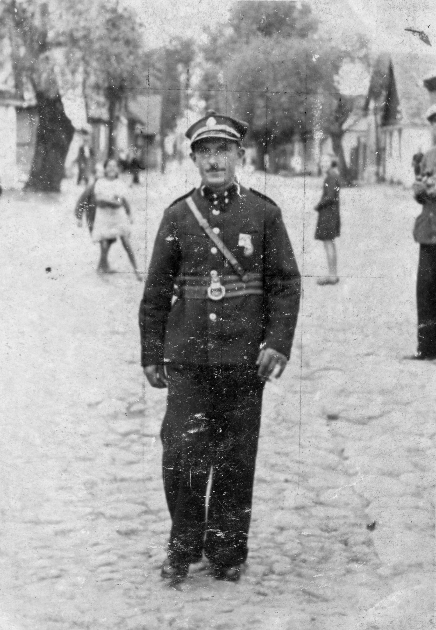 1938 | Alfons Dudziński - strażak, od 1948 r. Naczelnik Ochotniczej Straży Pożarnej w Zabłudowie | z arch. Agnieszki Dudzińskiej