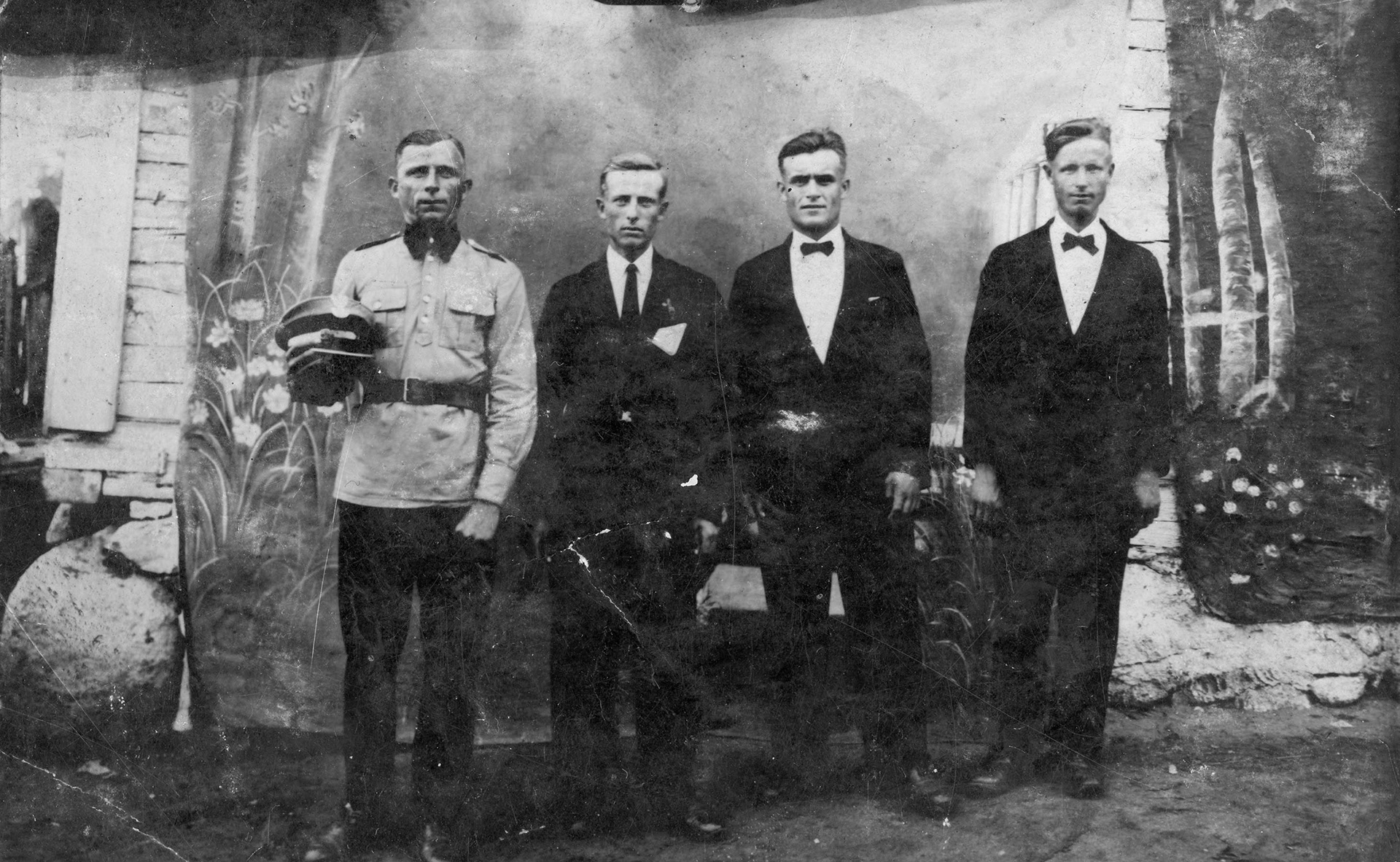 ok. 1930 | Zabłudów - Portret z kolegami - 3. od lewej Józef Jarosławski | z arch. Tadeusza Jarosławskiego