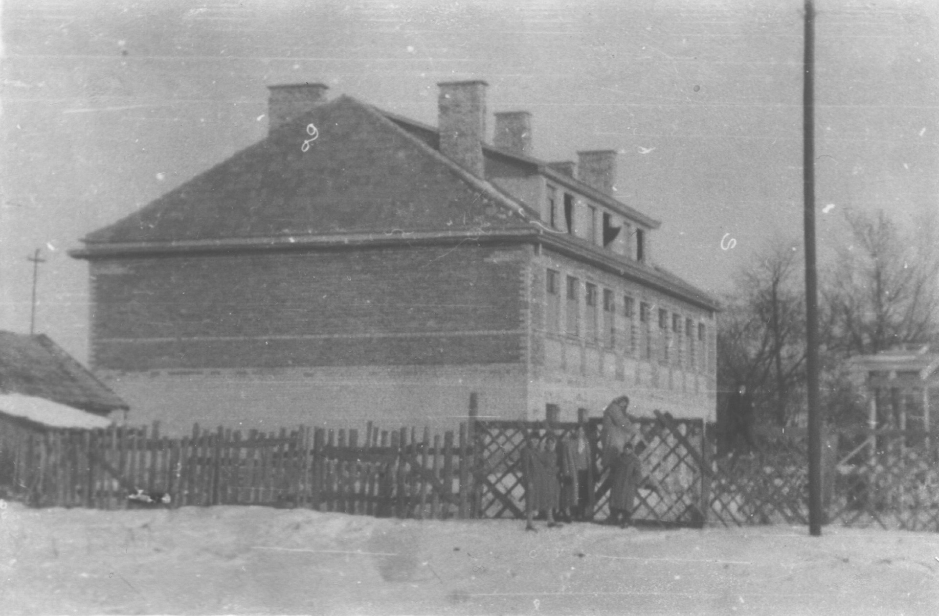 1960.03.03 | Gminna Spółdzielnia "Samopomoc Chłopska" w Zabłudowie przy ul. Rynek 10 | fot. Czesław Nurczewski - z arch. Zespołu Szkolno-Przedszkolnego w Zabłudowie