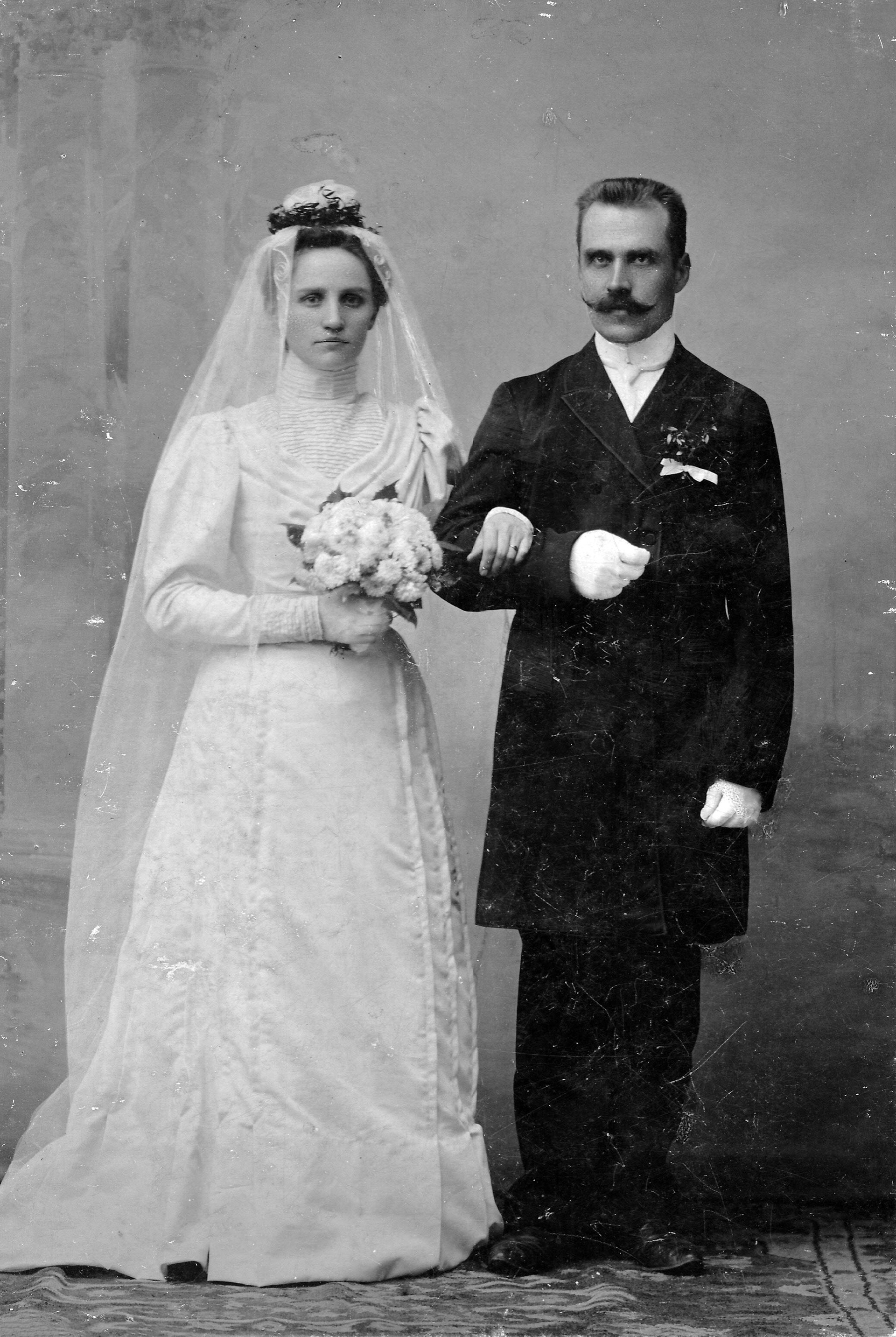 1906 | Leokadia Sienkiewicz z d. Szostakiewicz z mężem | z arch Grażyny Zakrzewskiej-Dąb
