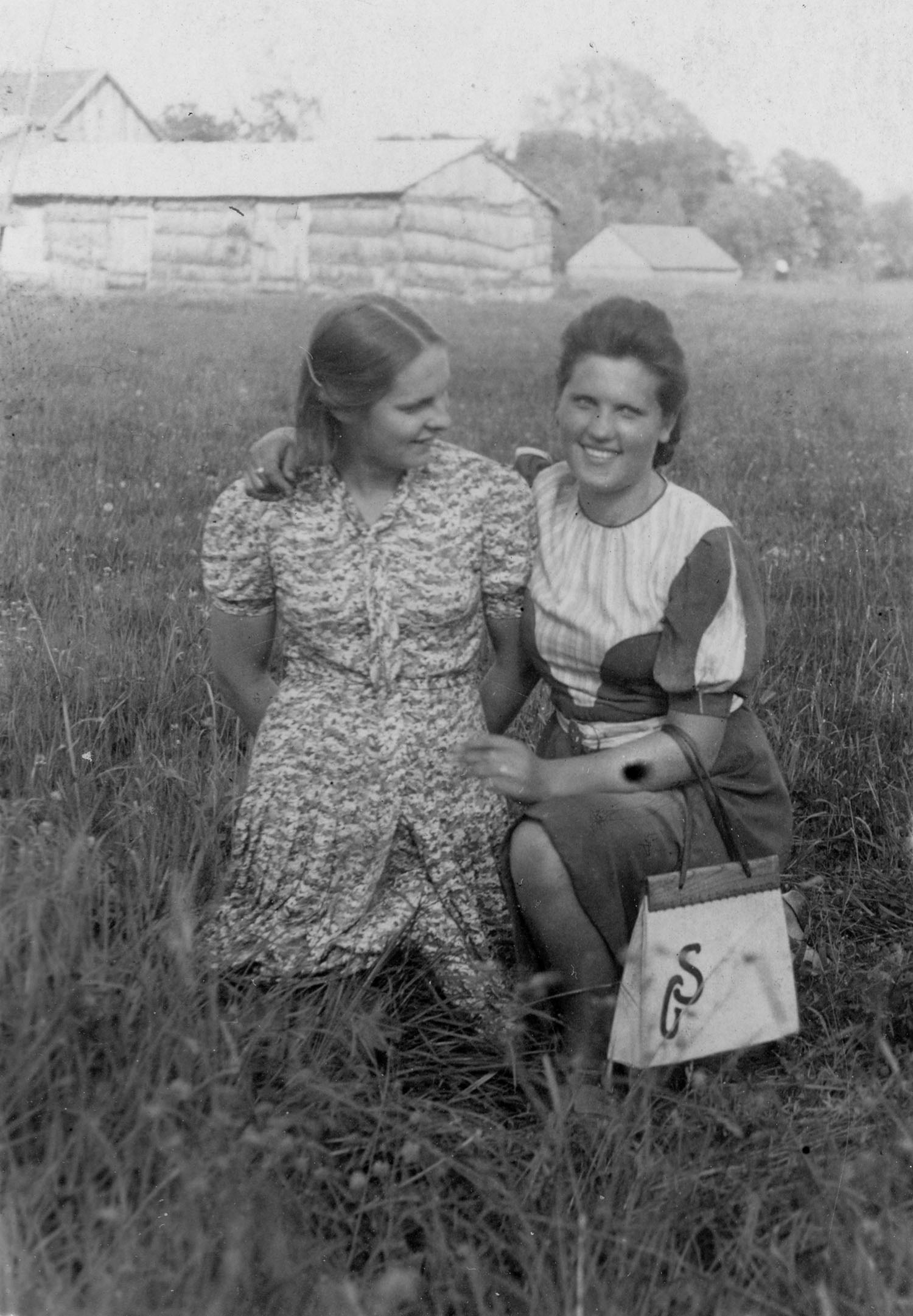 1948 | Gertruda i Maria Szoka - córki zabłudowskiego organisty | z arch. Agaty Łysak