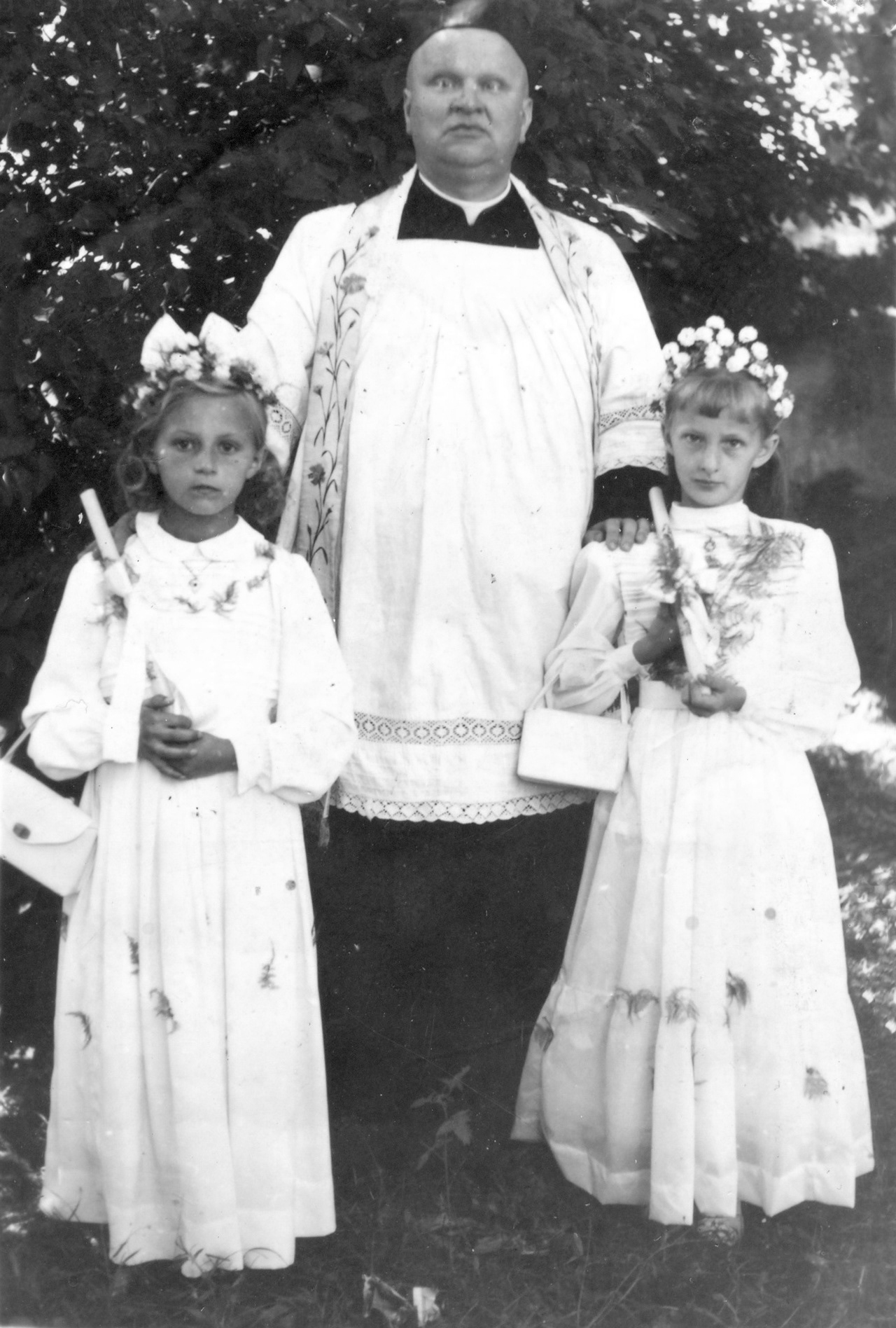1960.06.25 | Pierwsza Komunia Święta w Zabłudowie - w środku: ks. Jan Wołk-Karaczewski | z arch. ks. dr Adama Szota