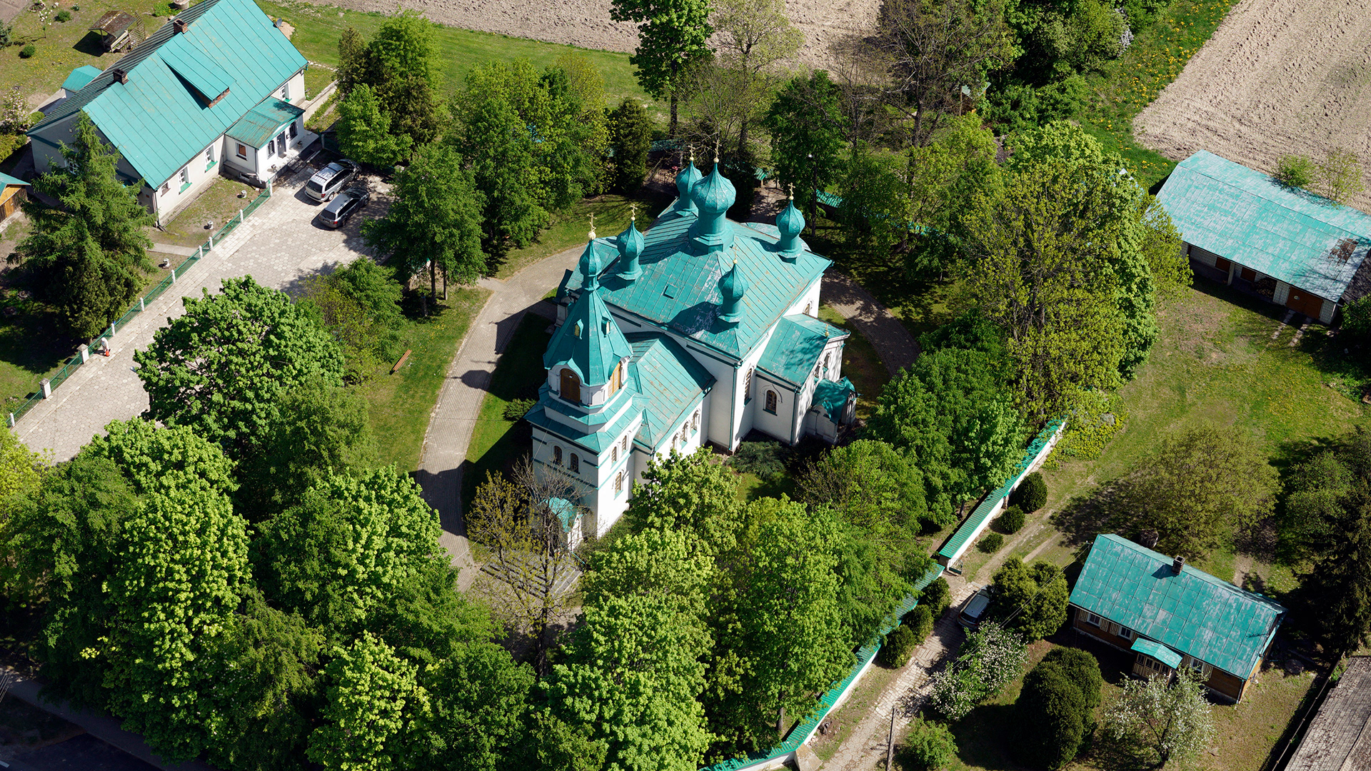 2018.05.05  |  Ryboły - widok na cerkiew pw. świętych Kosmy i Damiana w Rybołach  |  fot. Jerzy Grabowski