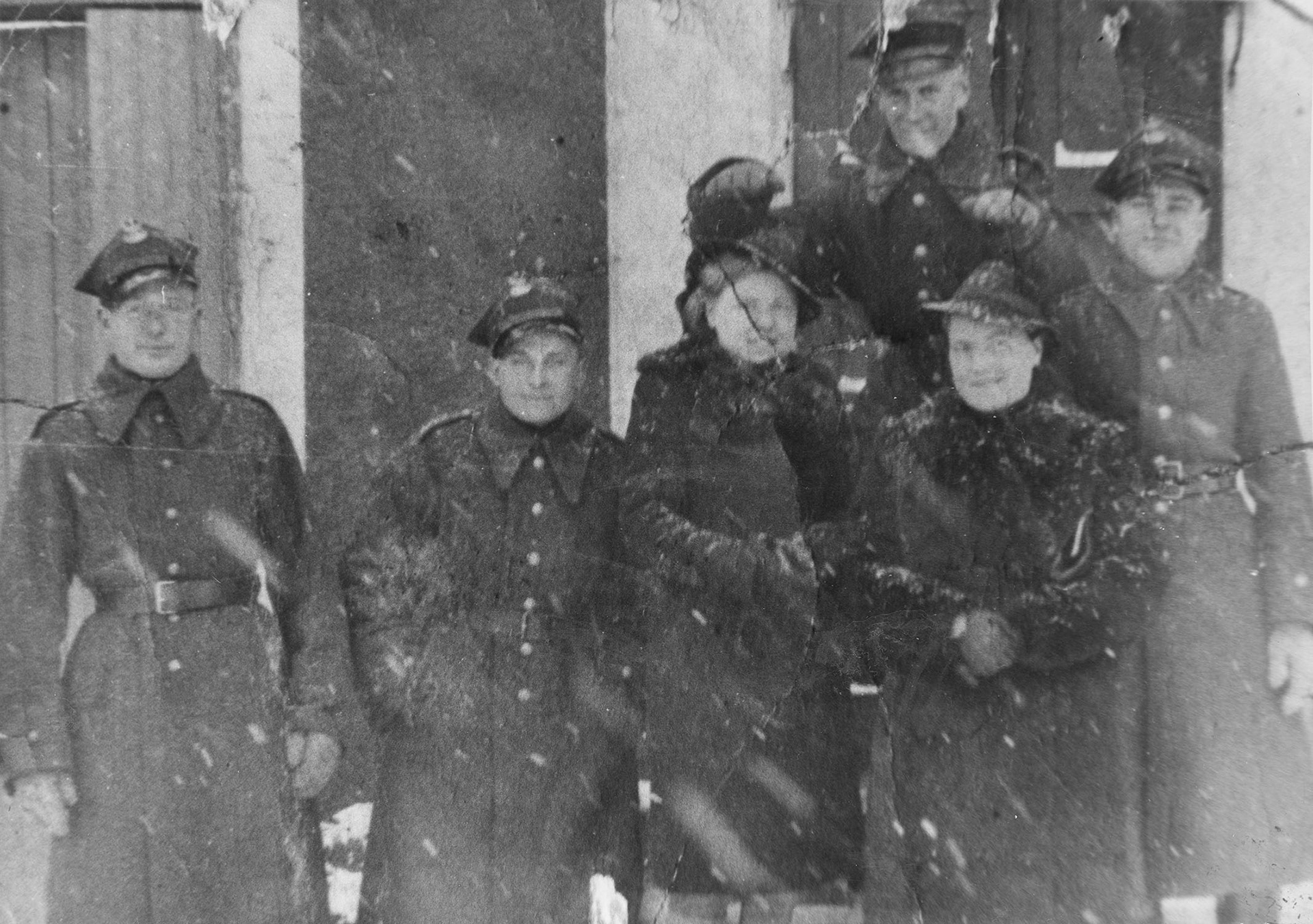 1938 | Zimowy portret - na zdjęciu: Pilecki Michał, Gierejko Józef, Samsonowicz Stanisław | z arch. Zofii Polikarp