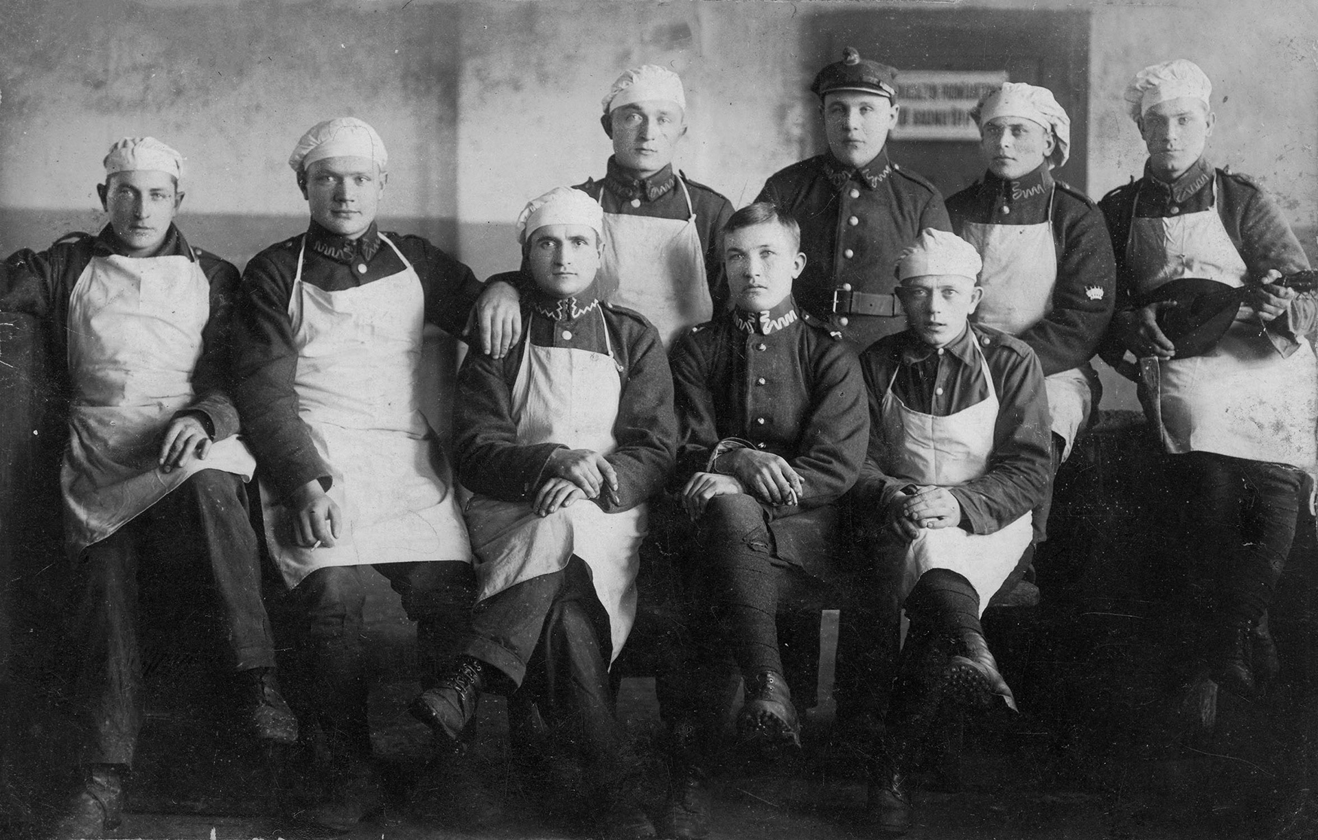 1924 | Zabłudowianie to też świetni kucharze - 3. od lewej Jakub Minko - na zdjęciu także Józef Oniśko | z arch. Agnieszki Dudzińskiej