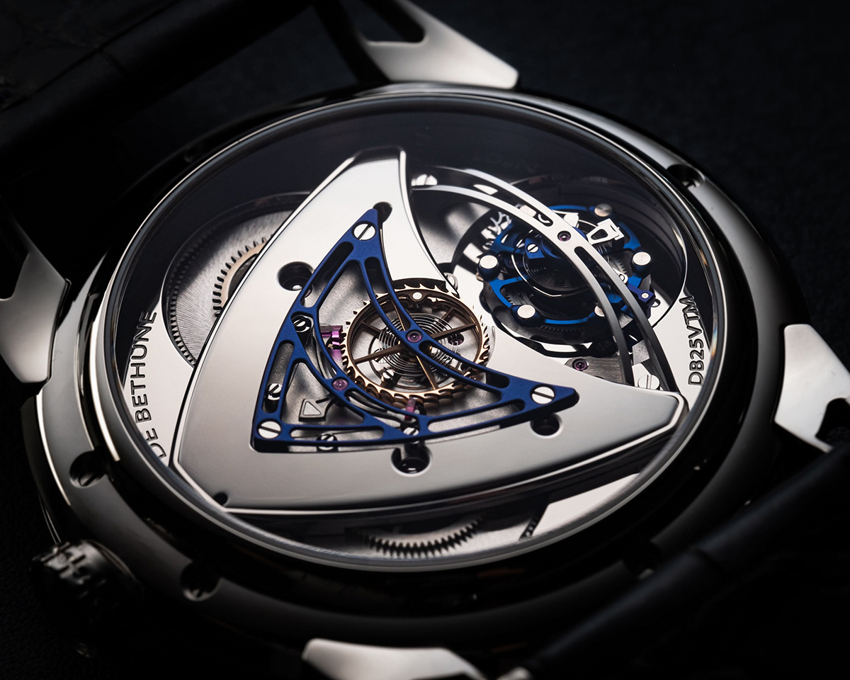 © De Bethune