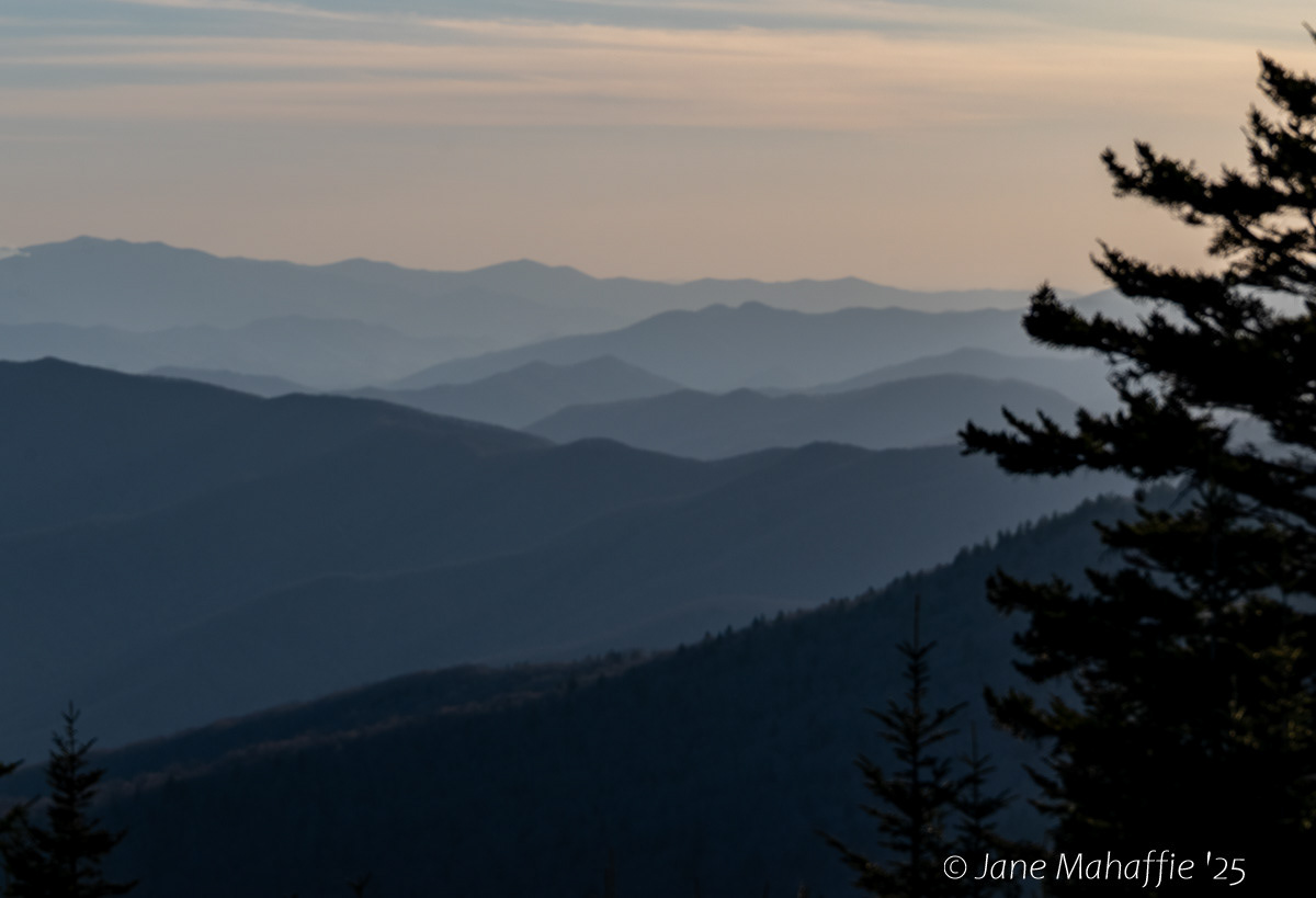 GSMNP Sunrise @ Oconaluftee Valley Overlook