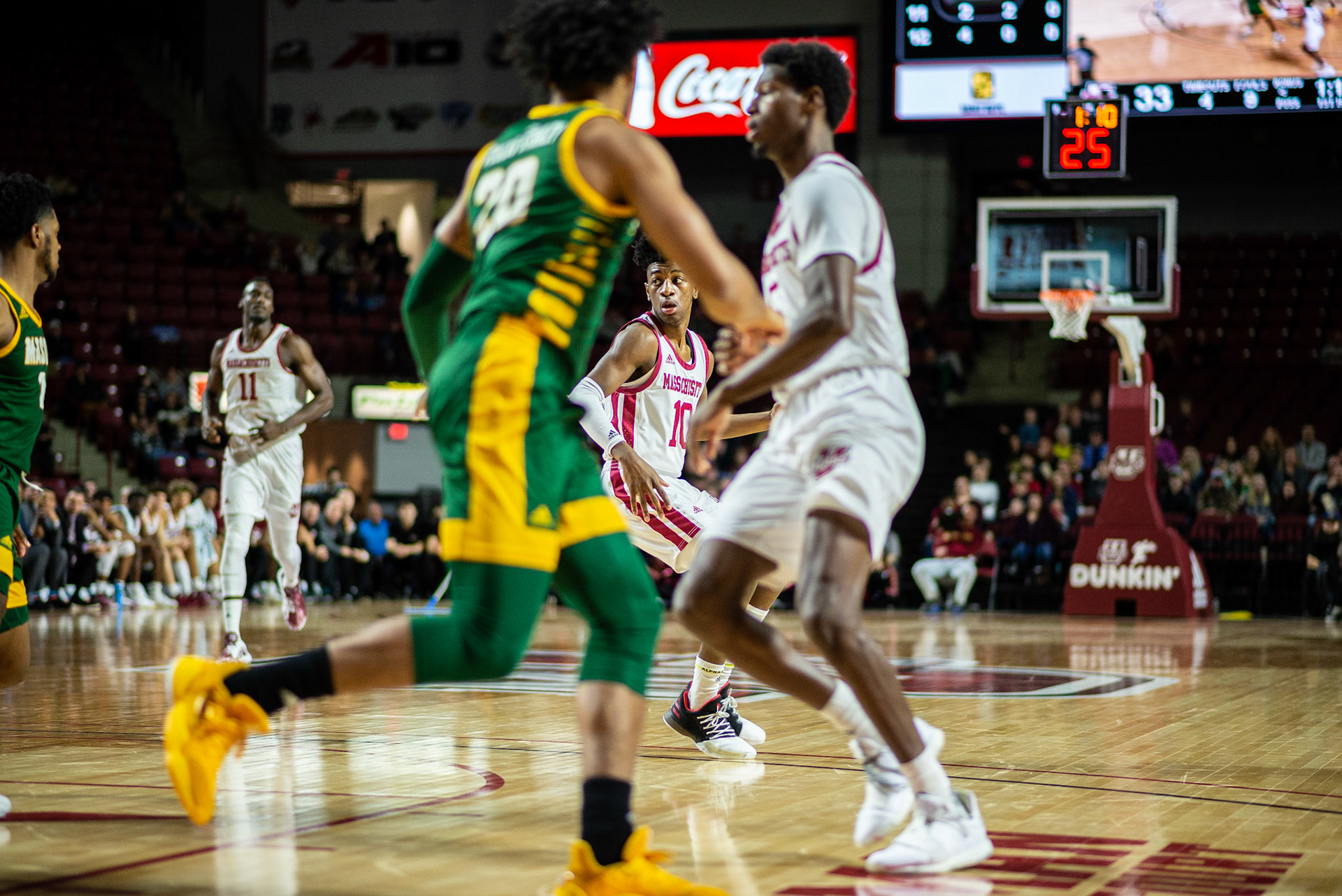 The University of Massachusetts men's basketball team defeated George Mason with a final score of 69-67 at the Mullins Center on Feb. 9.