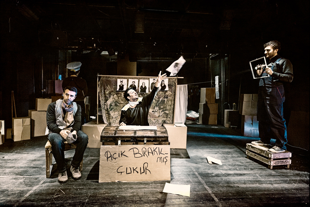 AA Tiyatro - Büyük Şehir