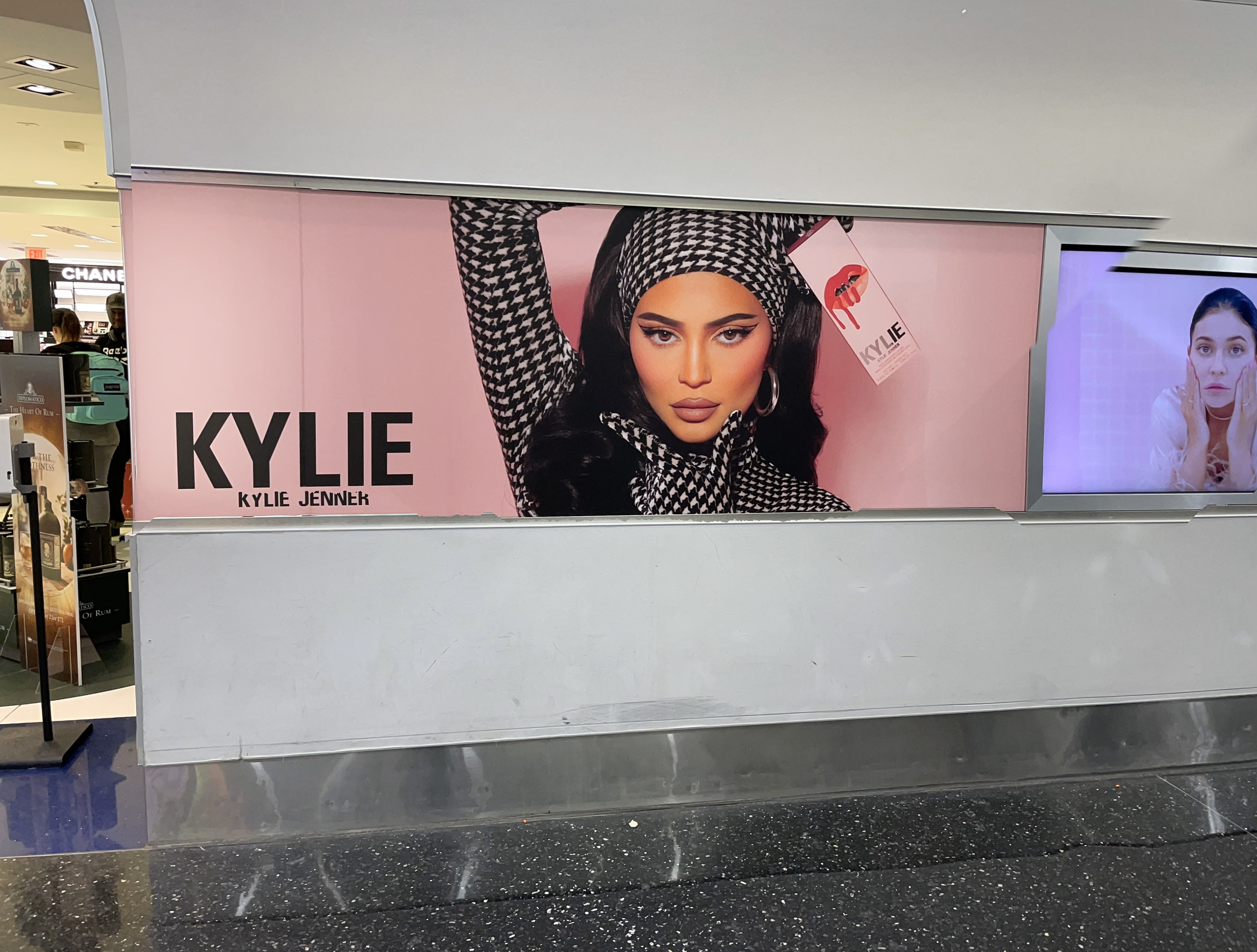 Composed and produce visual, mounting of visual at Miami. Airport with a team of two