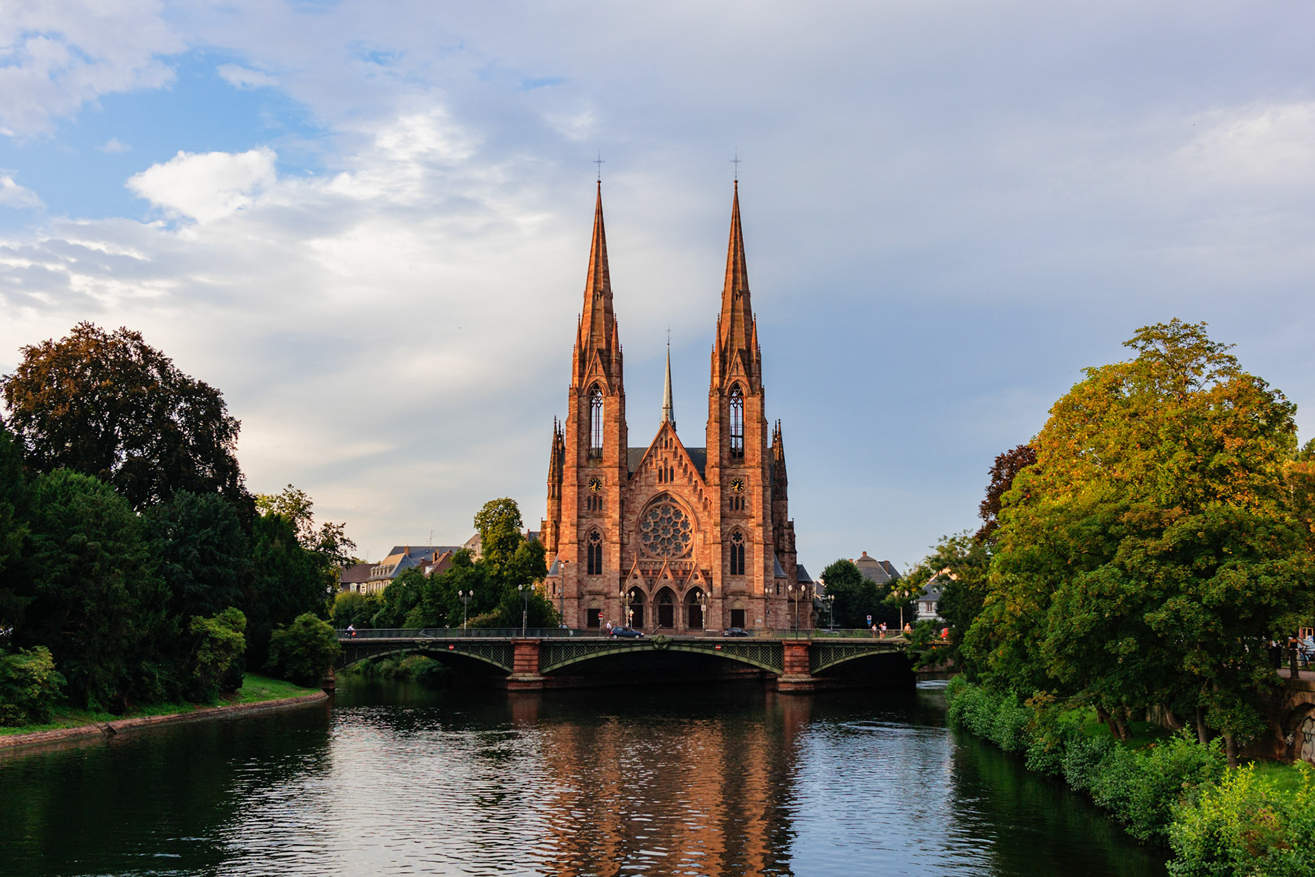 St. Paul's Church of Strasbourg, a neogothic architectural style