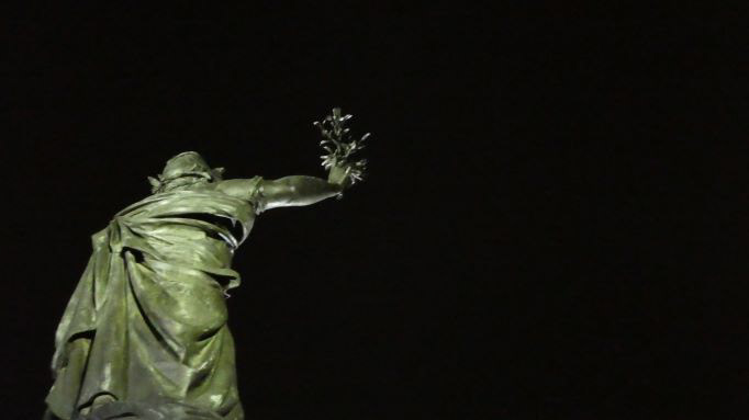 Place de la République, Paris, France, 24 novembre 2020, manifestation contre les violences policières / Republic place, Paris, France, November 24, 2020, demonstration against police violence.
