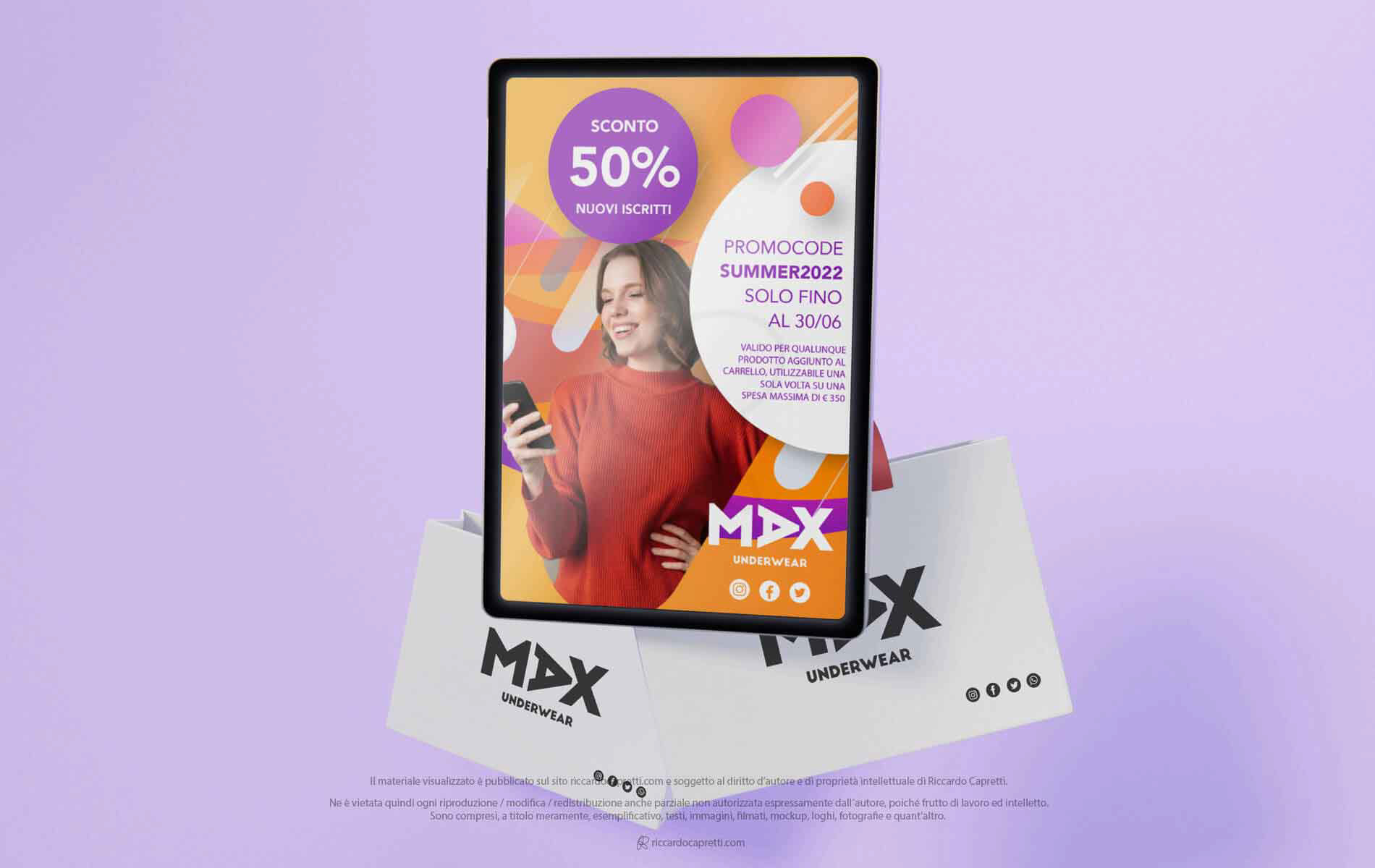 Donna su un tablet, pubblicità di un ecommerce, design e grafica di Riccardo Capretti